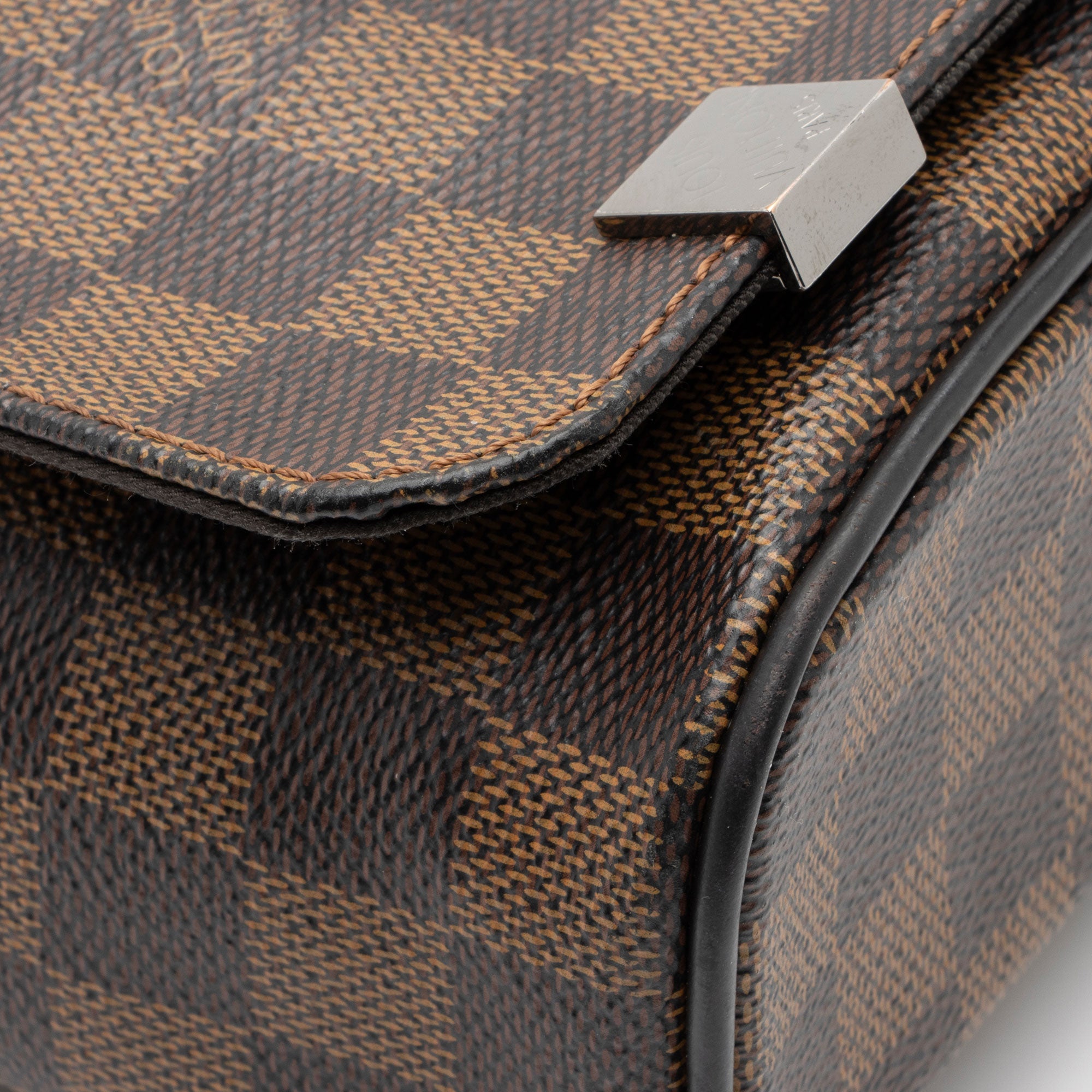 Louis Vuitton Damier Ebene District PM Messenger Bag (SHF-bEG8rt)