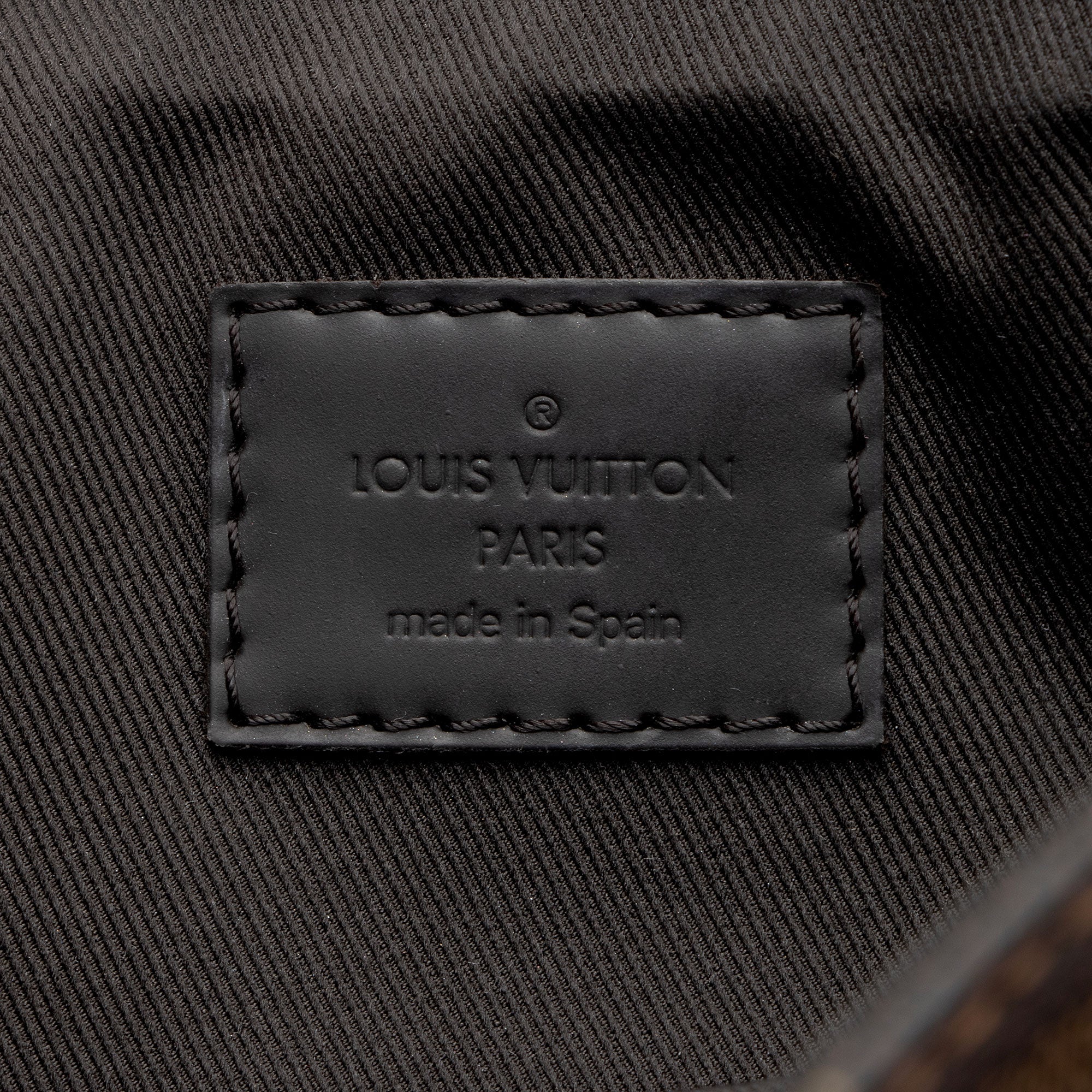 Louis Vuitton Damier Ebene District PM Messenger Bag (SHF-bEG8rt)