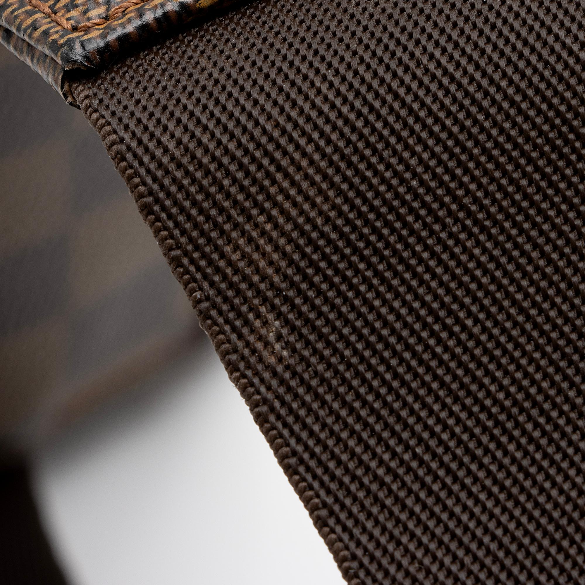 Louis Vuitton Damier Ebene Geronimos Sling Bag (SHF-VfIjs4)