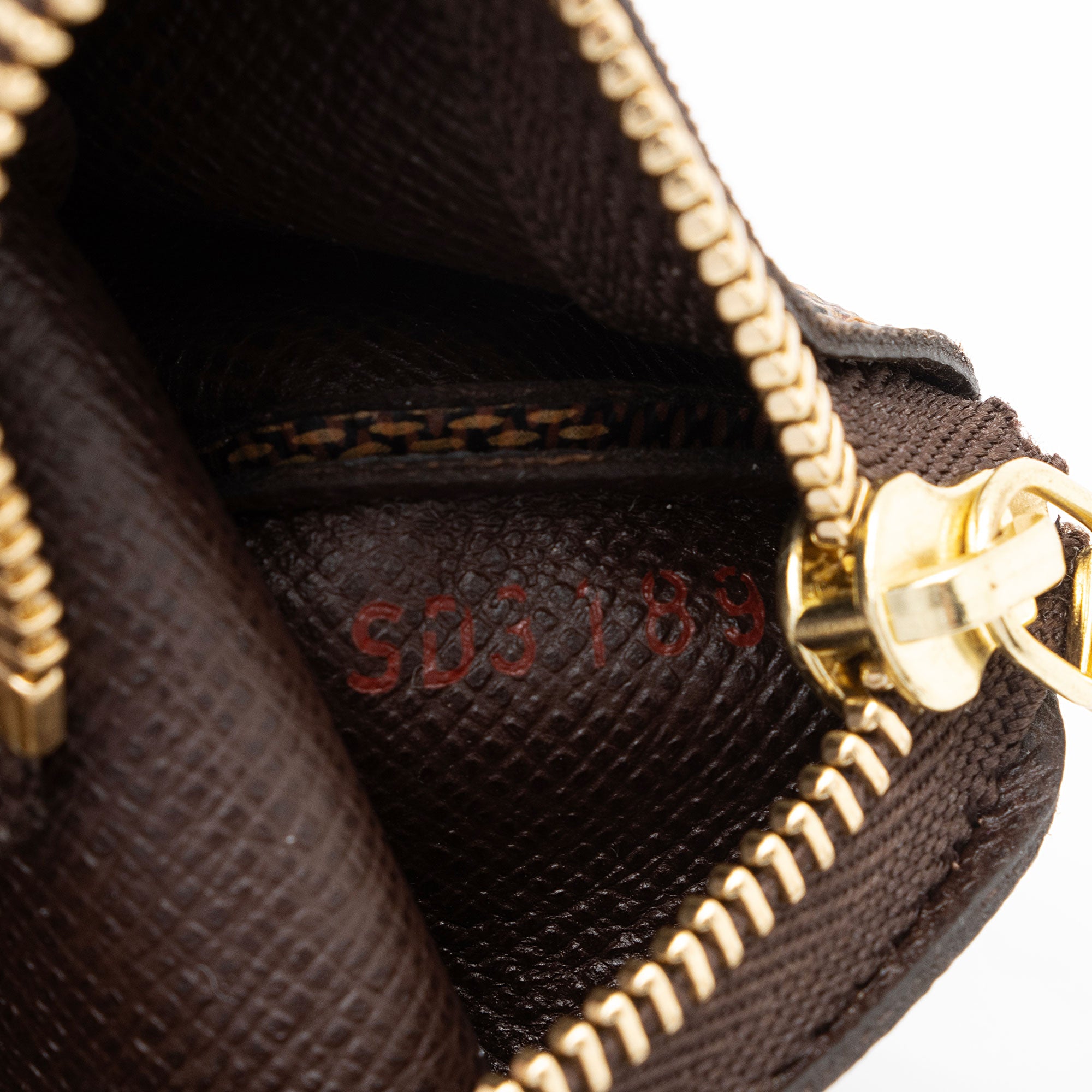 Louis Vuitton Damier Ebene Key Pouch (SHF-qx5uvo)