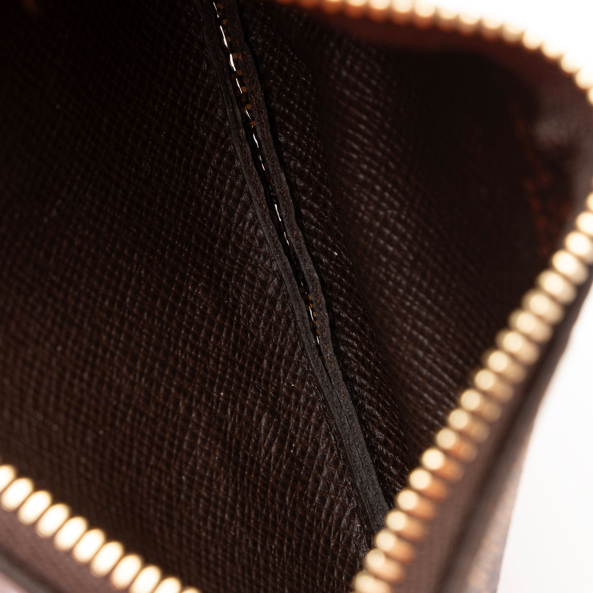 Louis Vuitton Damier Ebene Key Pouch (SHF-hhCQrk)