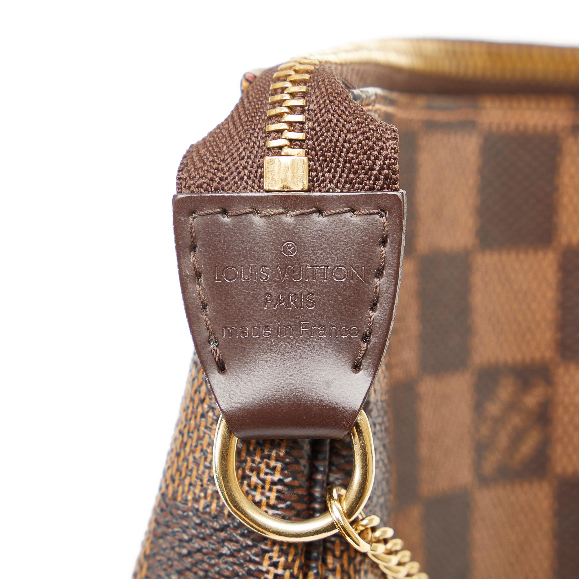 Louis Vuitton Damier Ebene Mini Pochette Accessoires TB (SHG-dU6F0B)