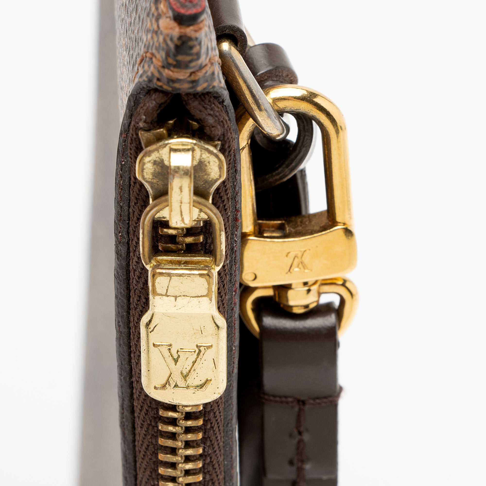 Louis Vuitton Damier Ebene Neverfull MM Pochette