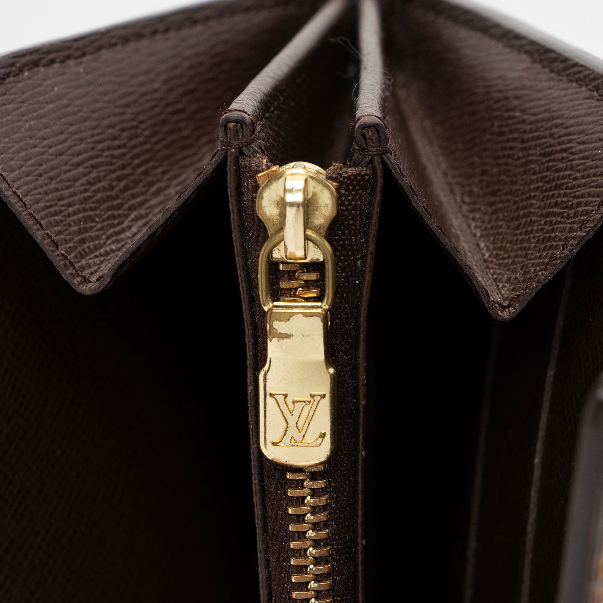 Louis Vuitton Damier Ebene Sarah Wallet (SHF-CpNxea)