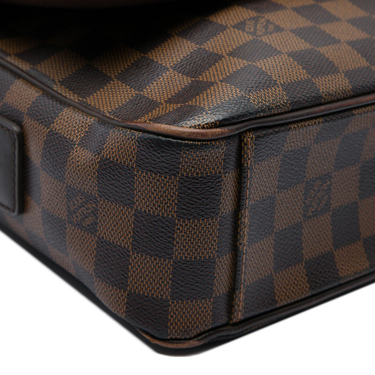 Louis Vuitton Damier Ebene Shelton MM