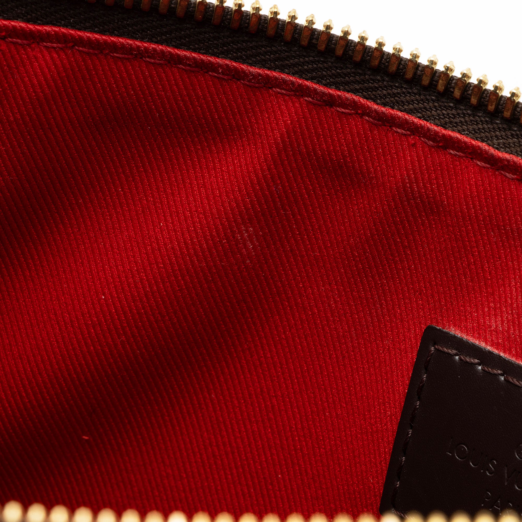 Louis Vuitton Damier Ebene South Bank Besace Shoulder Bag (SHF-yrv8sH)