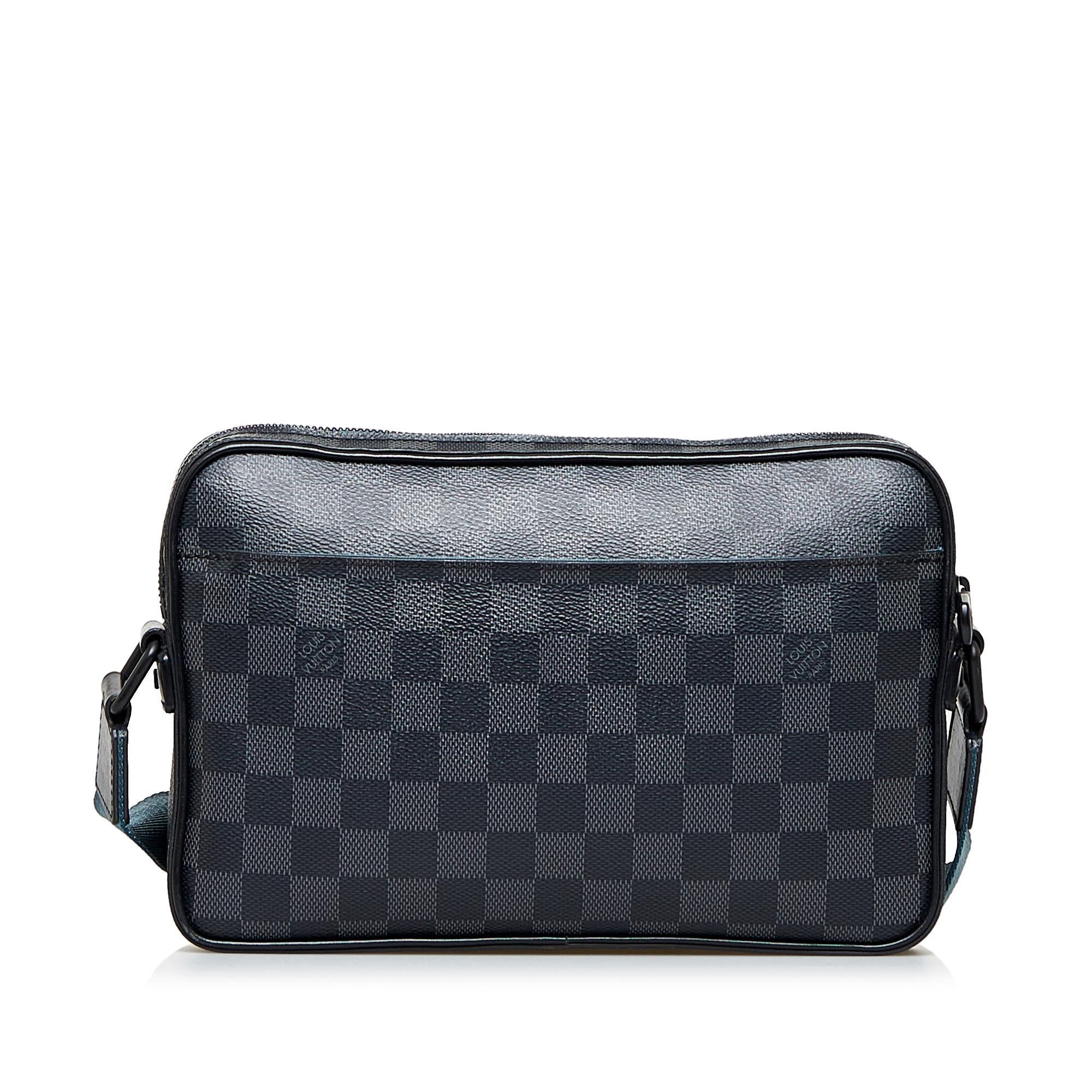 Louis Vuitton Damier Graphite Alpha Messenger Bag (SHG-tNgnbk)