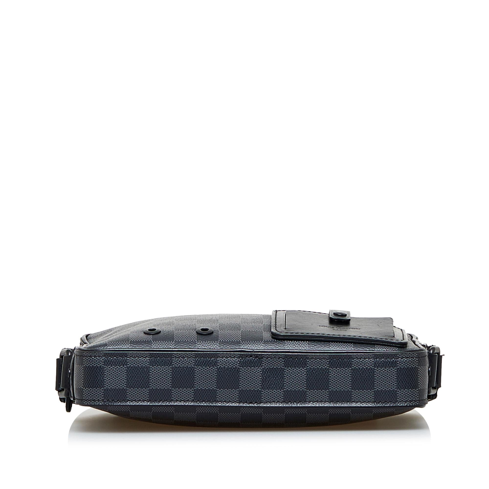 Louis Vuitton Damier Graphite Alpha Messenger Bag (SHG-tNgnbk)