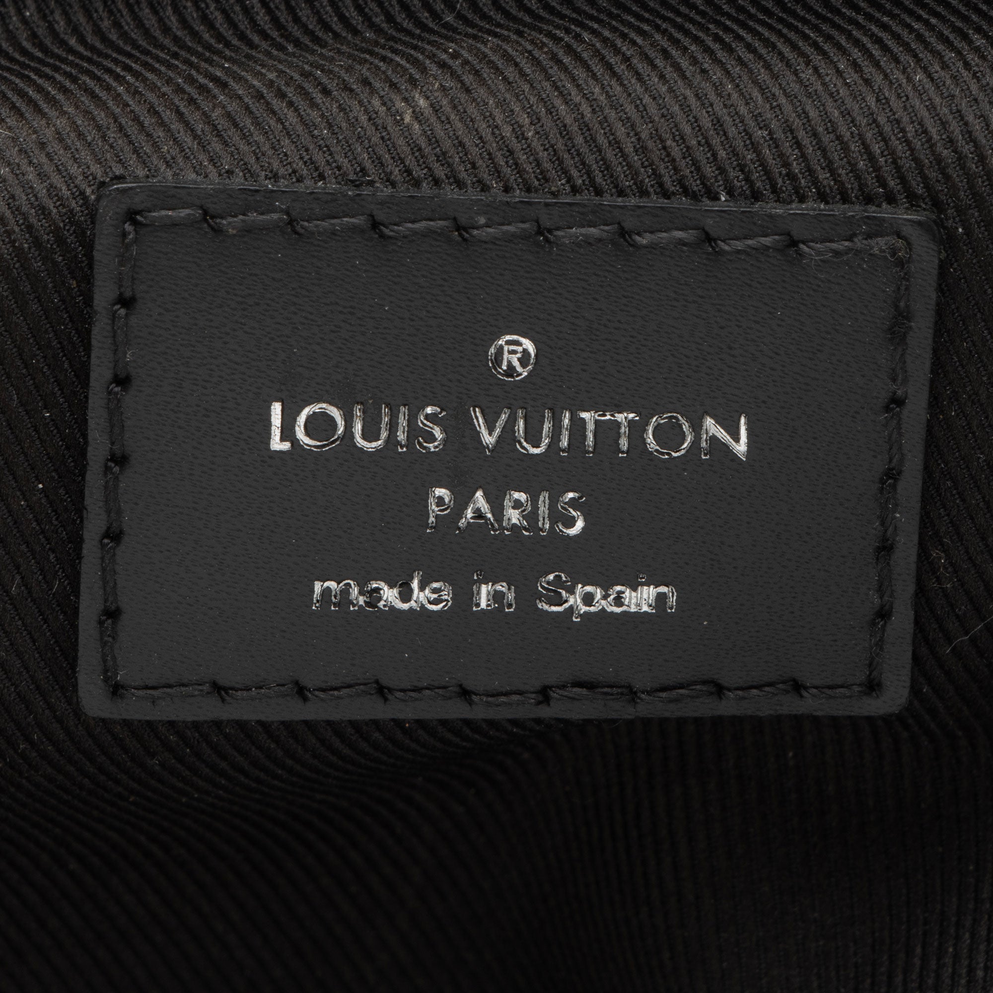 Louis Vuitton Damier Graphite Avenue Sling Bag (SHF-tXtE3t)