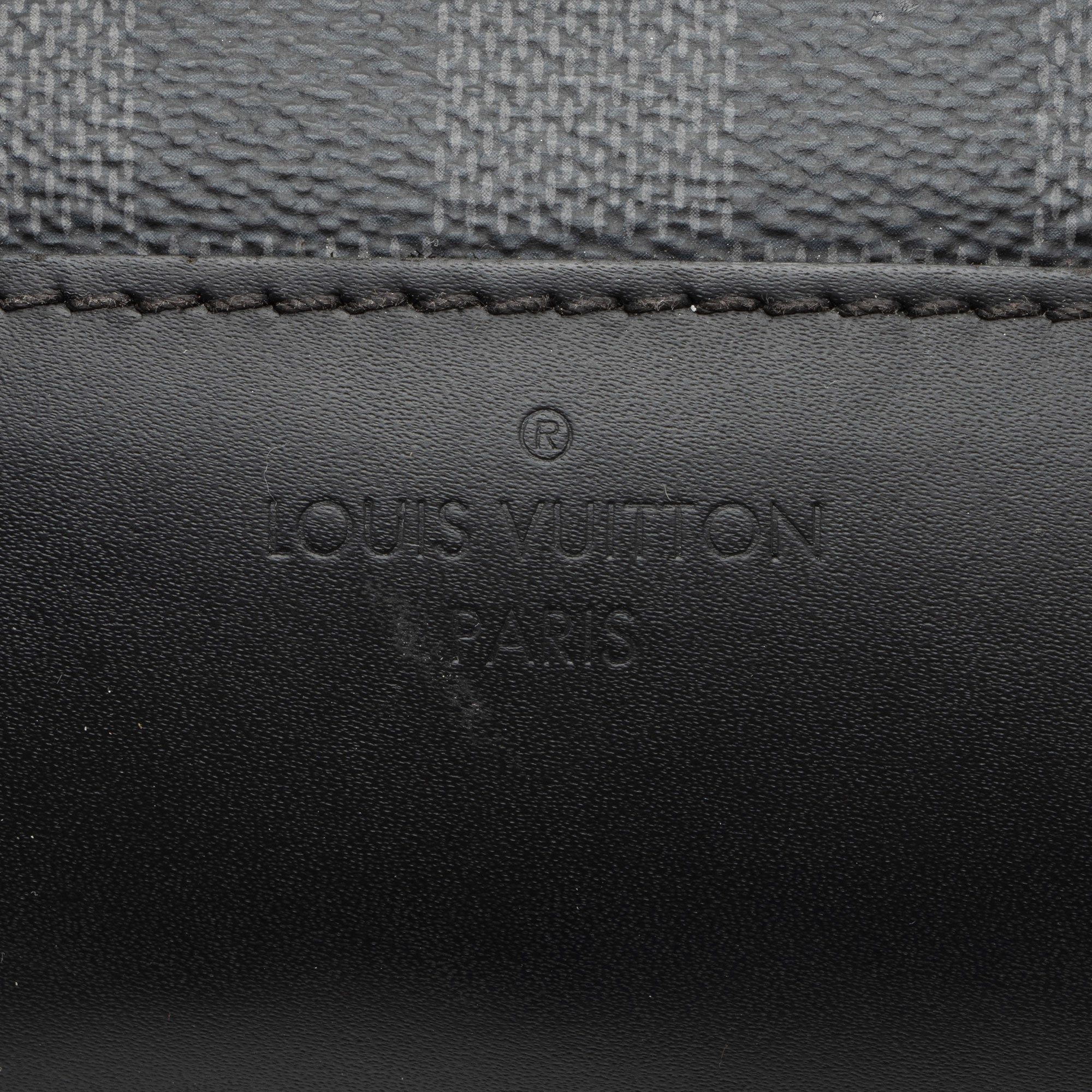 Louis Vuitton Damier Graphite Avenue Sling Bag (SHF-tXtE3t)