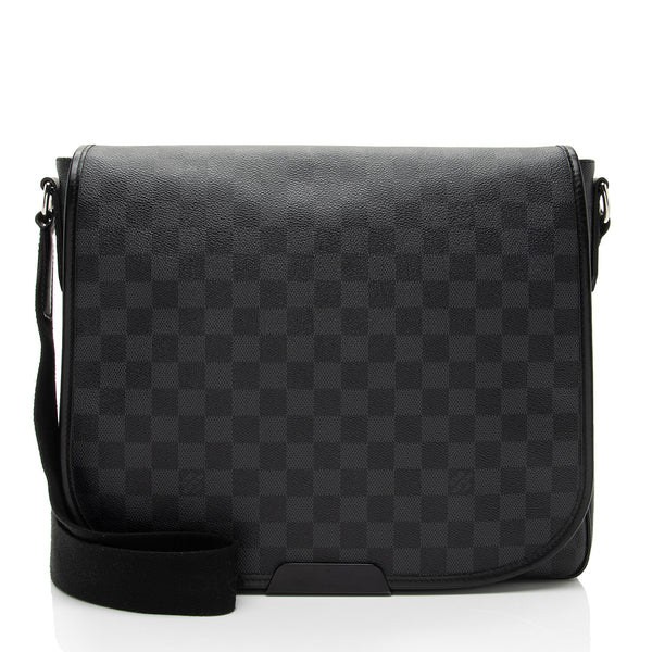 Louis Vuitton Damier Graphite Daniel MM Messenger Bag (SHF-gXB02D)