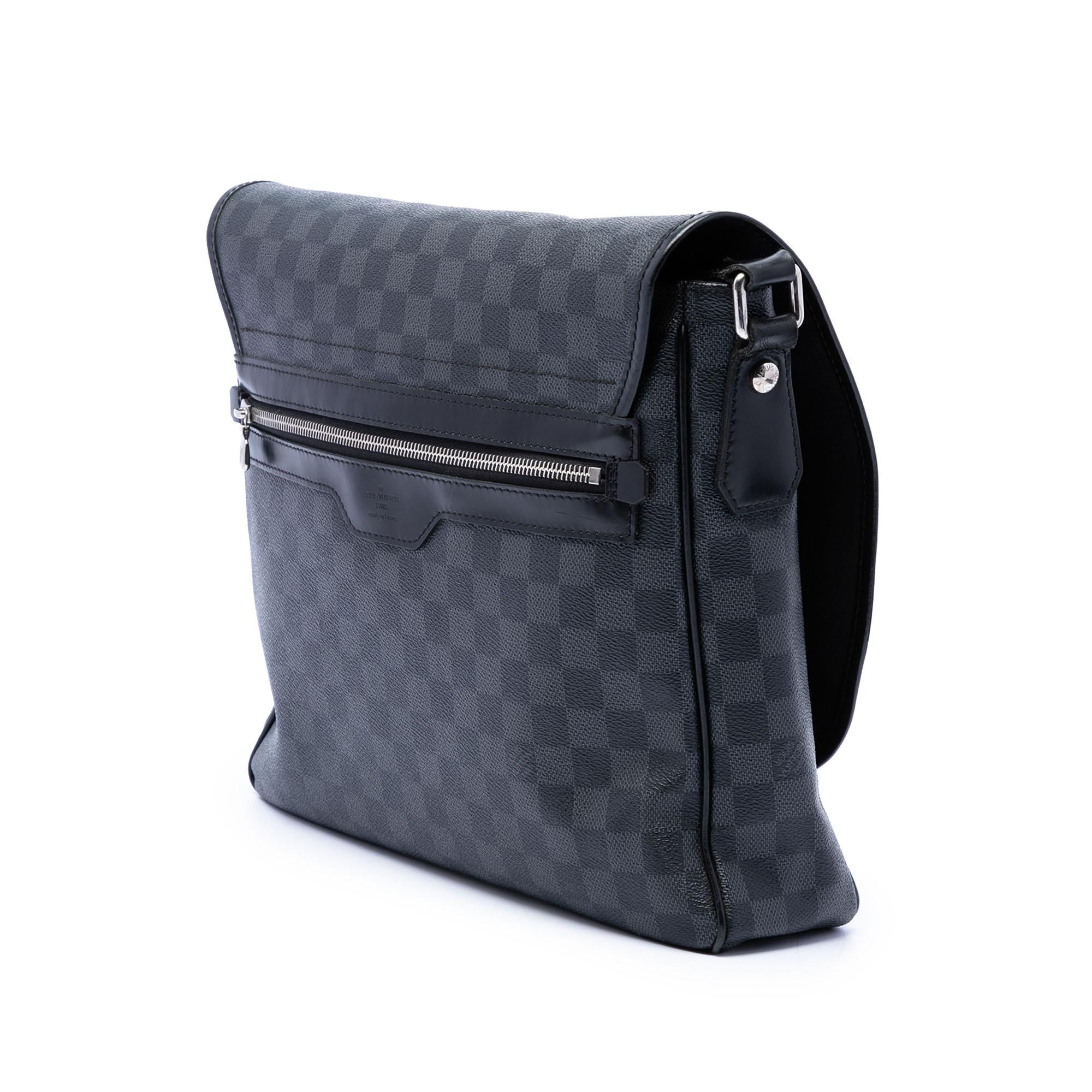 Louis Vuitton Damier Graphite Daniel MM