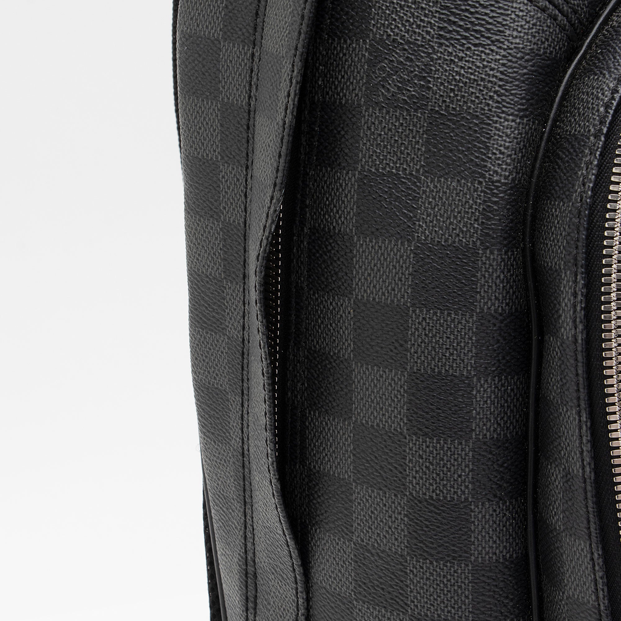 Louis Vuitton Damier Graphite Michael Backpack (SHF-Jocvoq)