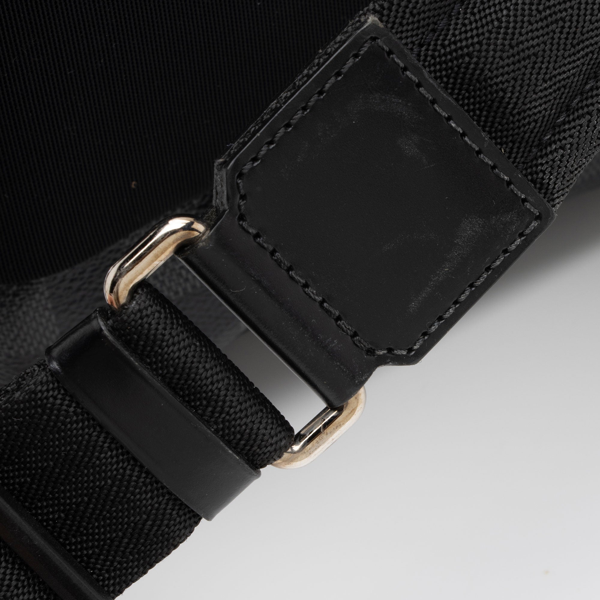 Louis Vuitton Damier Graphite Michael Backpack (SHF-xOritr)