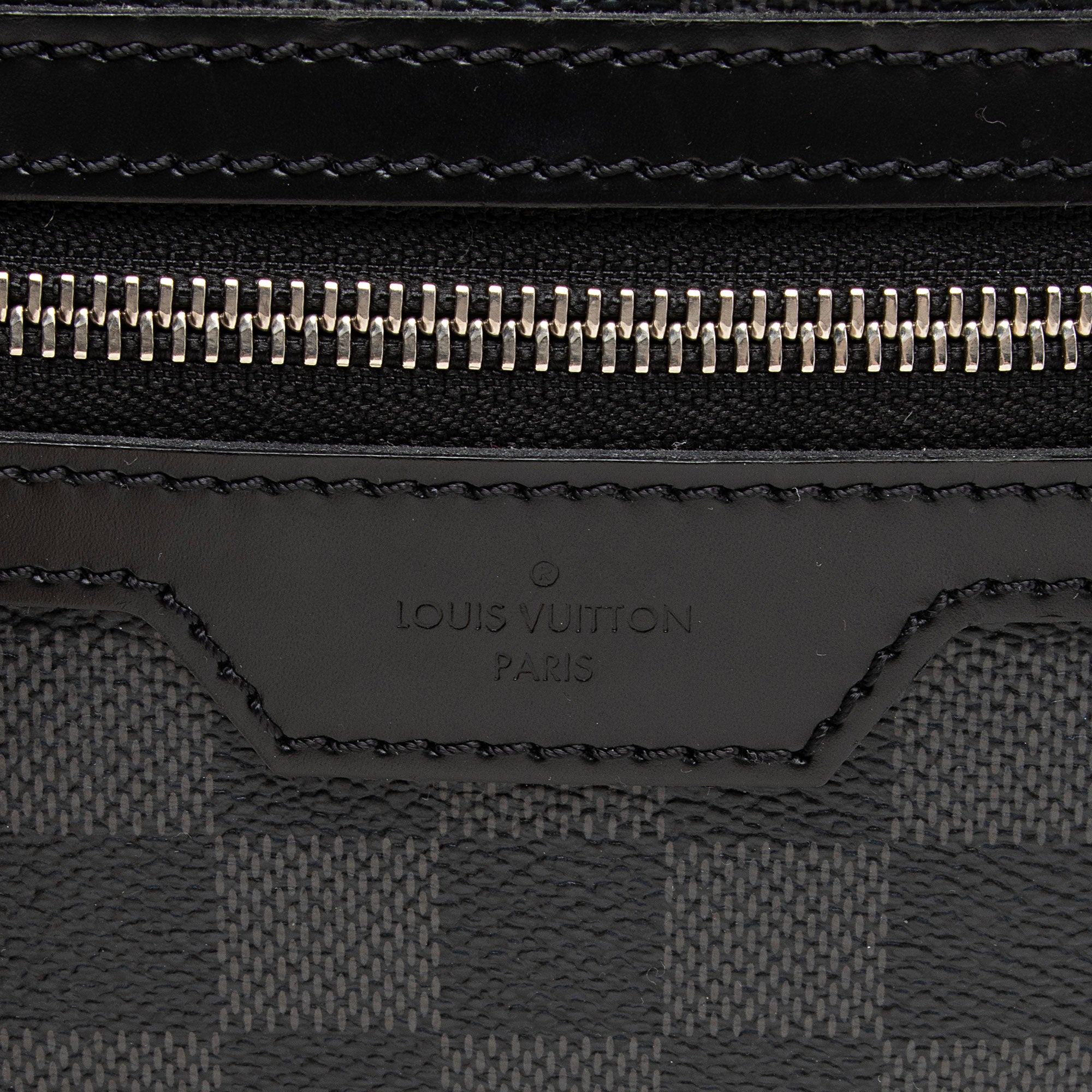 Louis Vuitton Damier Graphite Michael Backpack (SHF-xOritr)