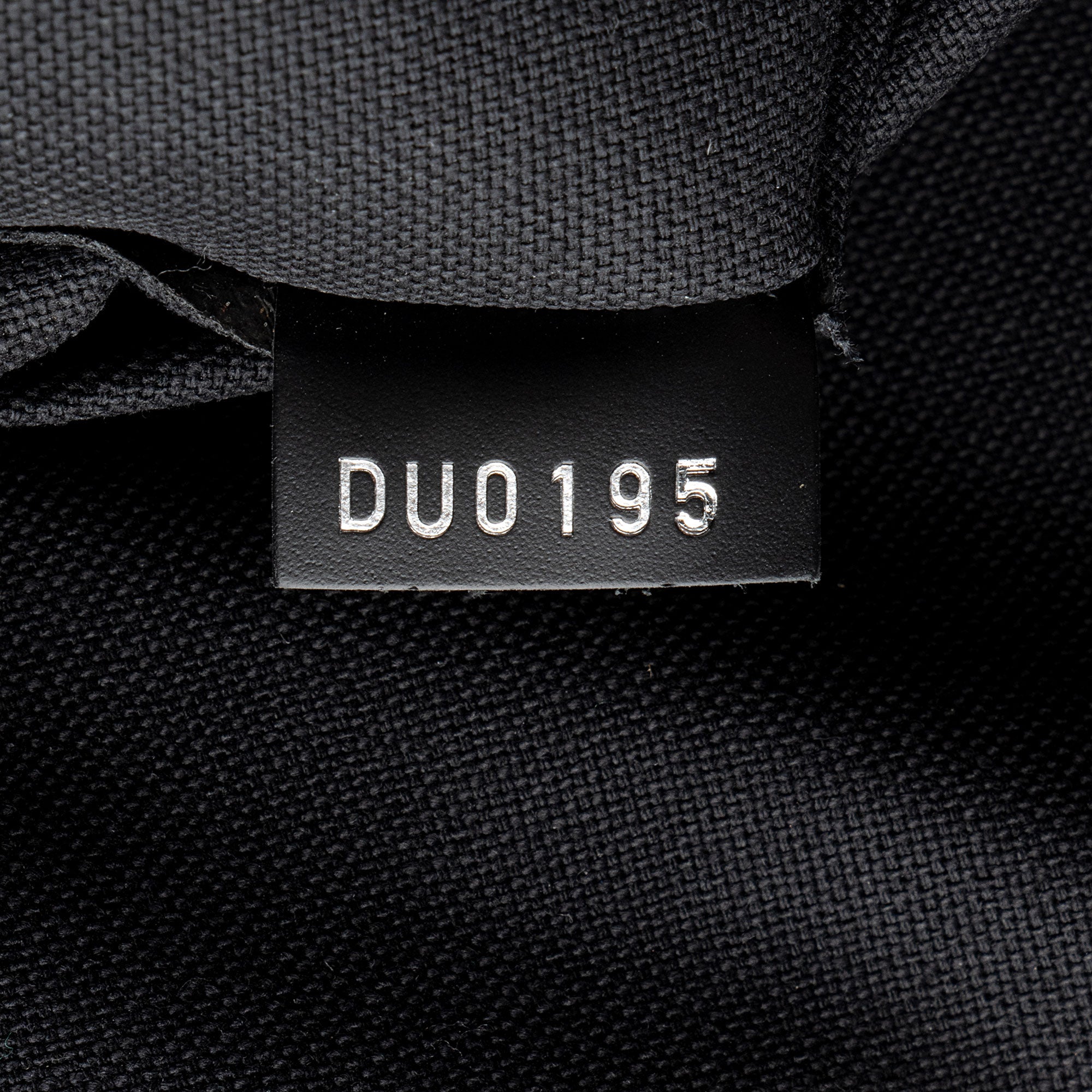 Louis Vuitton Damier Graphite Tadao PM Tote (SHF-Oxs4yX)