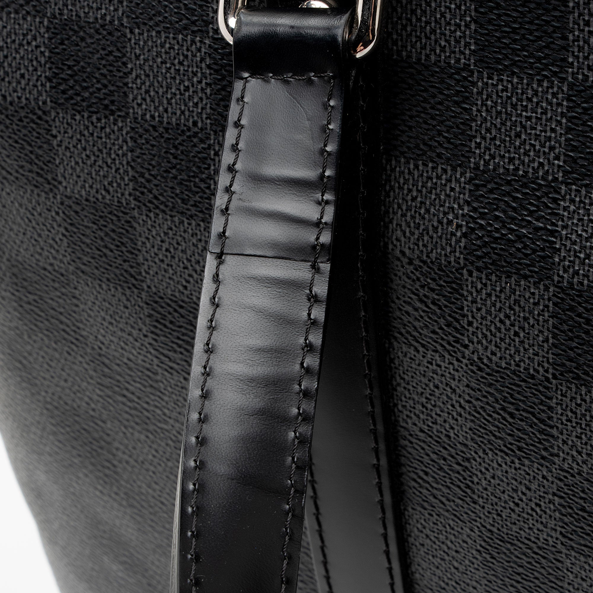 Louis Vuitton Damier Graphite Tadao PM Tote (SHF-Oxs4yX)