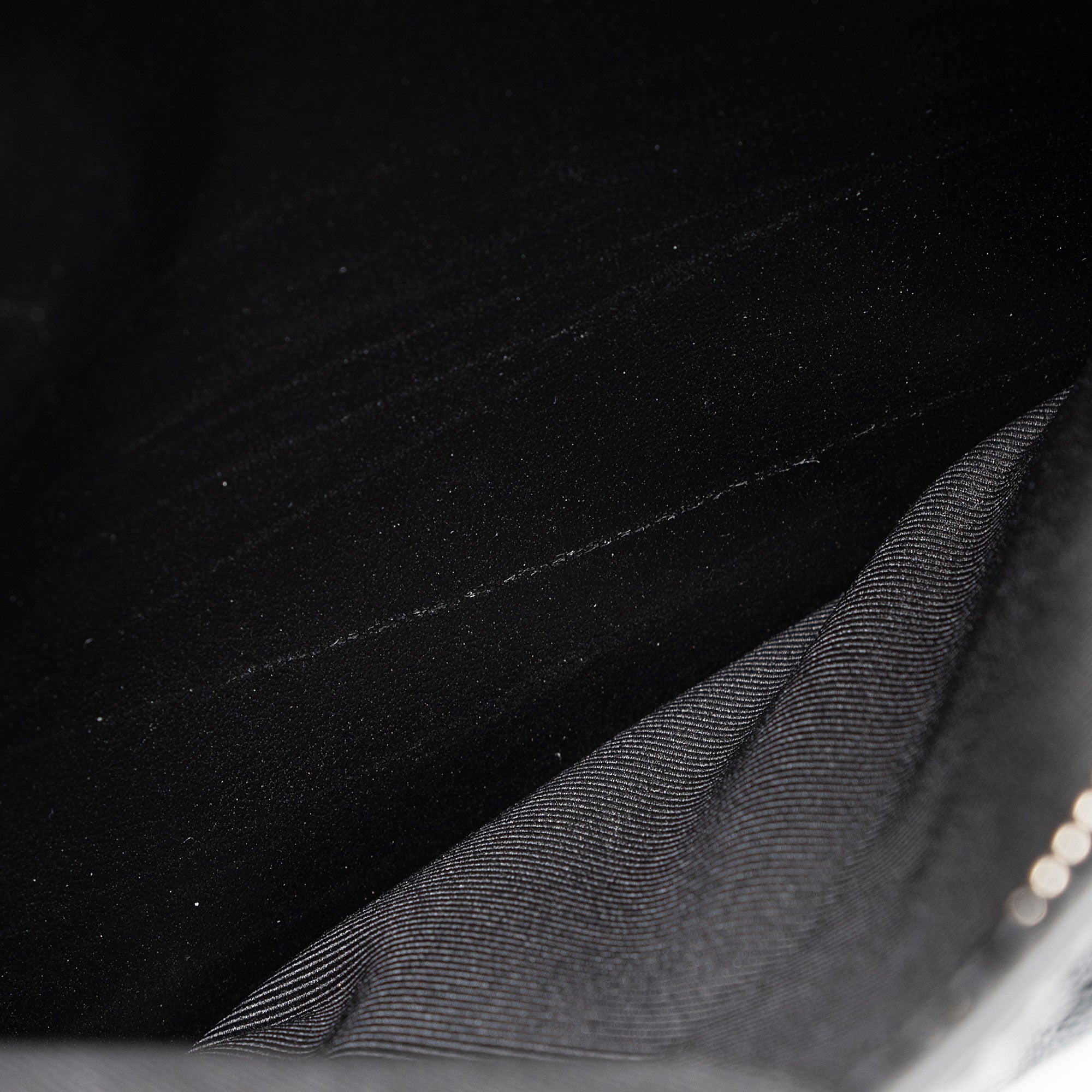 Louis Vuitton Damier Graphite Voyage MM Pochette (SHF-sHbFfl)