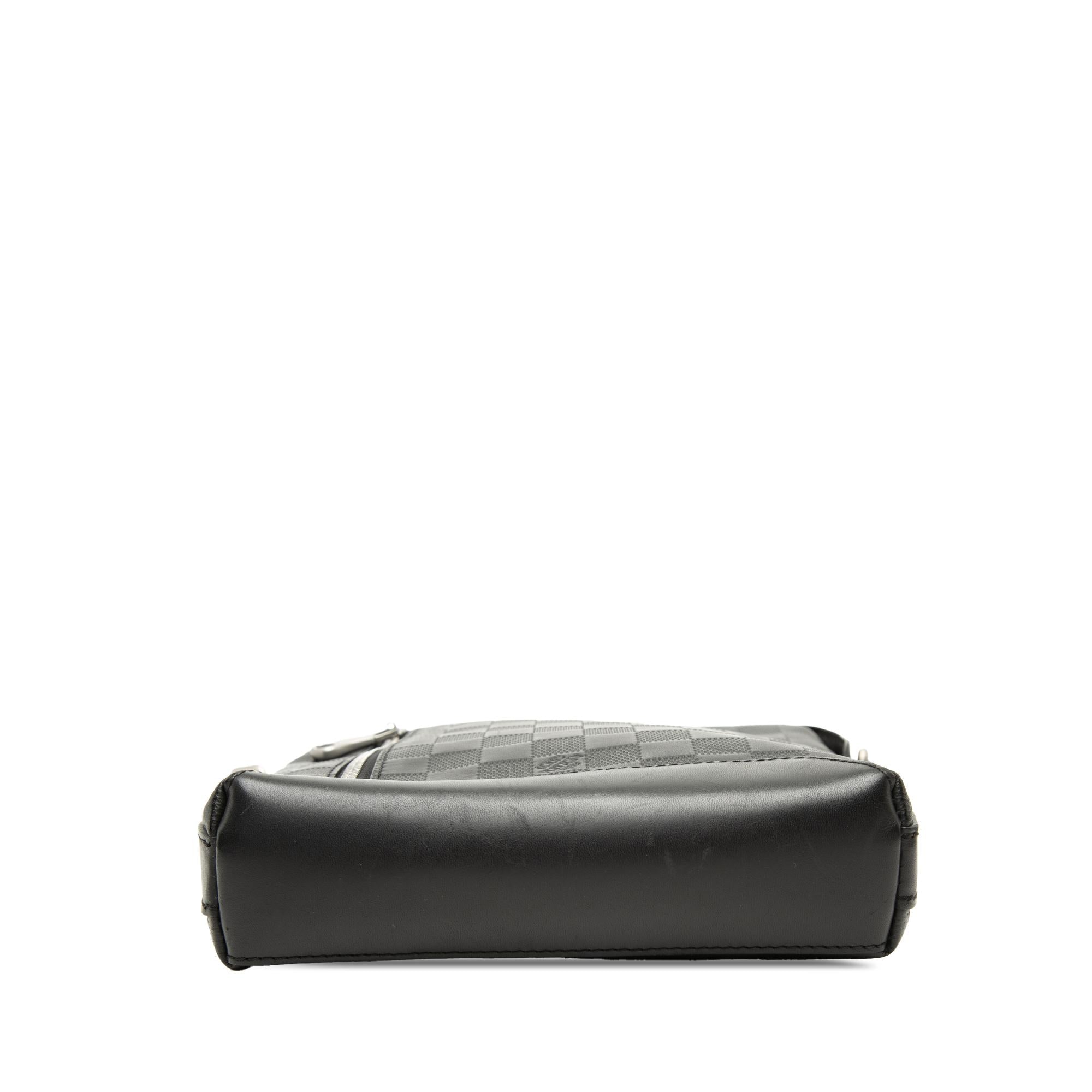 Louis Vuitton Damier Infini Discovery Messenger BB
