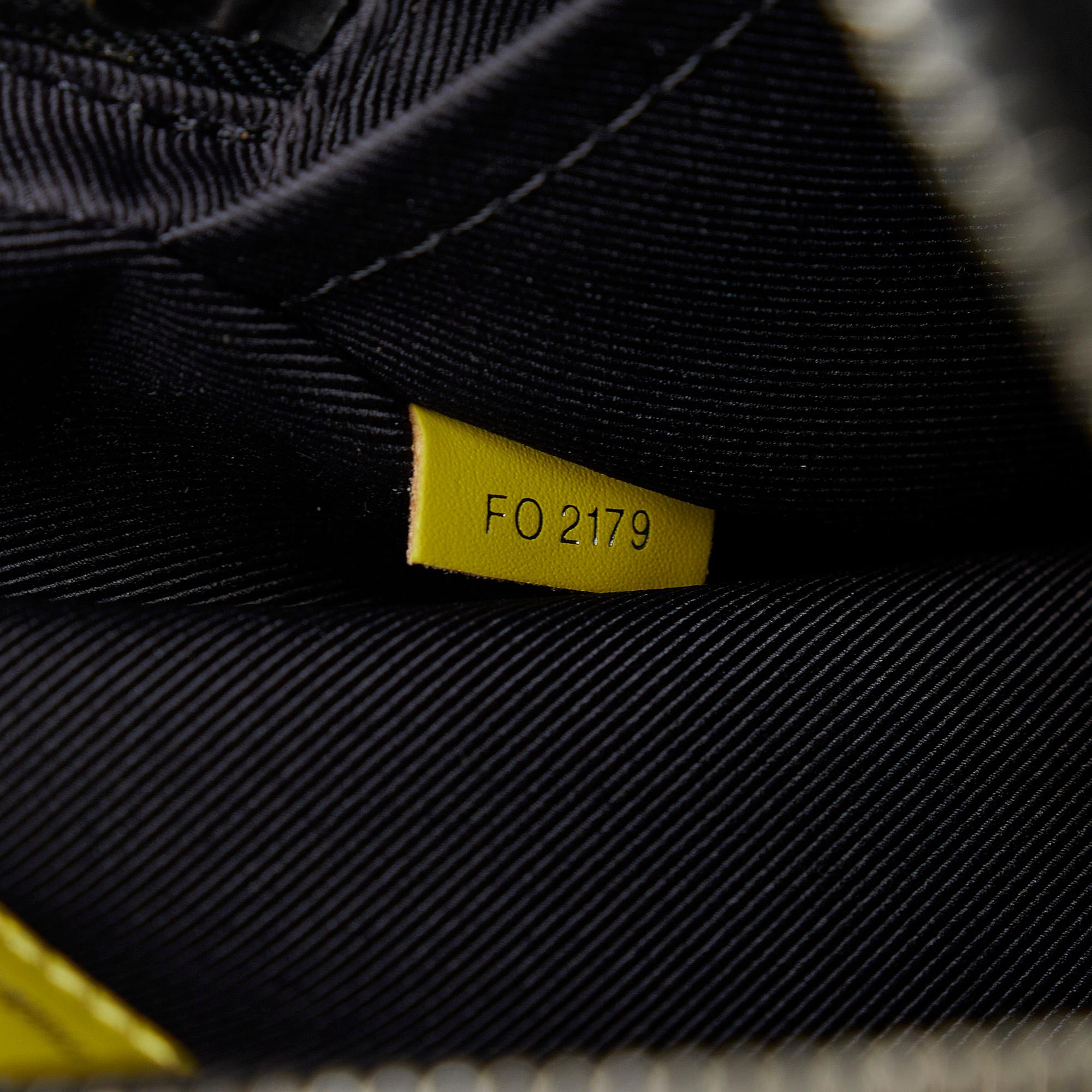 Louis Vuitton Epi Danube (SHG-teNhMG)