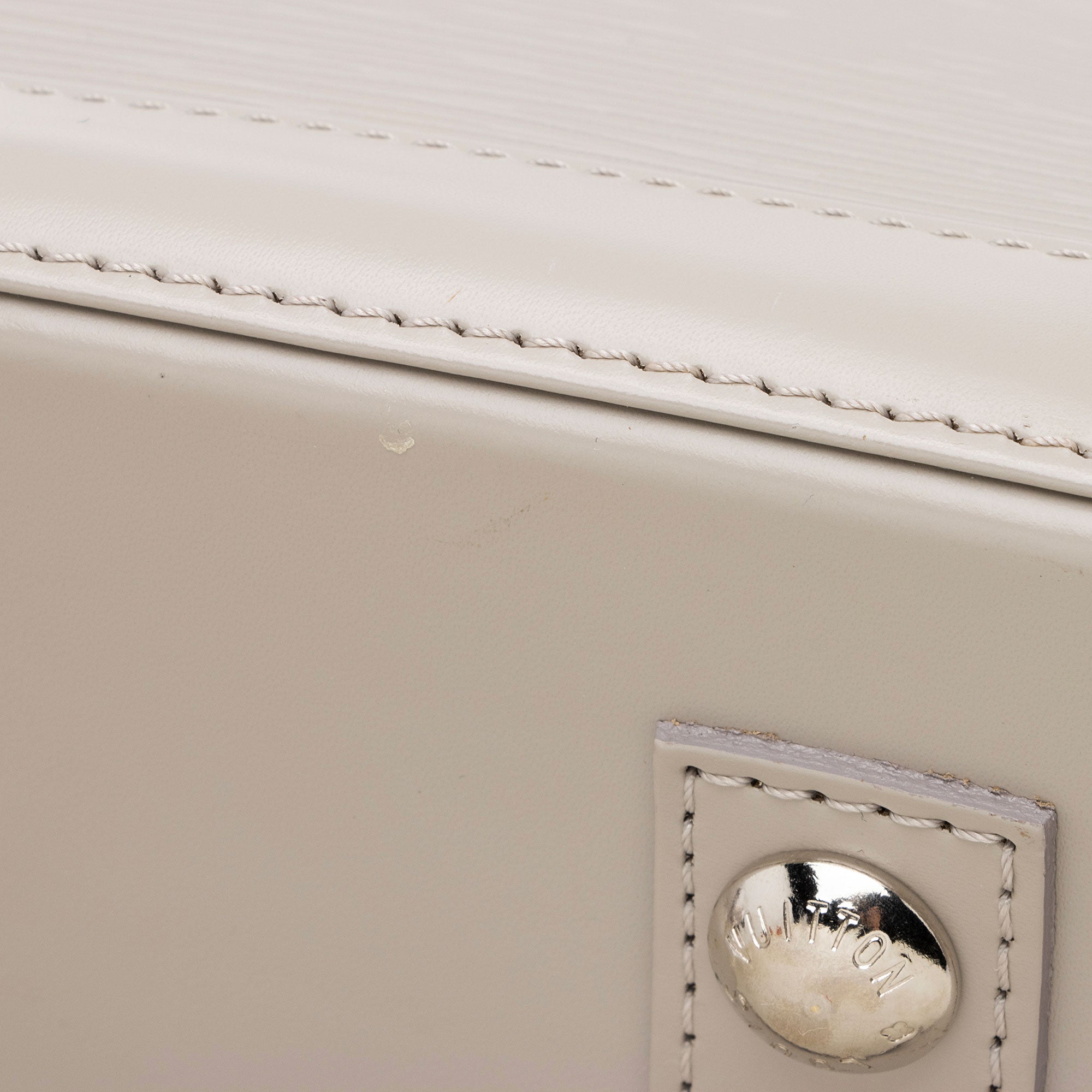 Louis Vuitton Epi Leather Alma PM Satchel (SHF-nM4eEK)