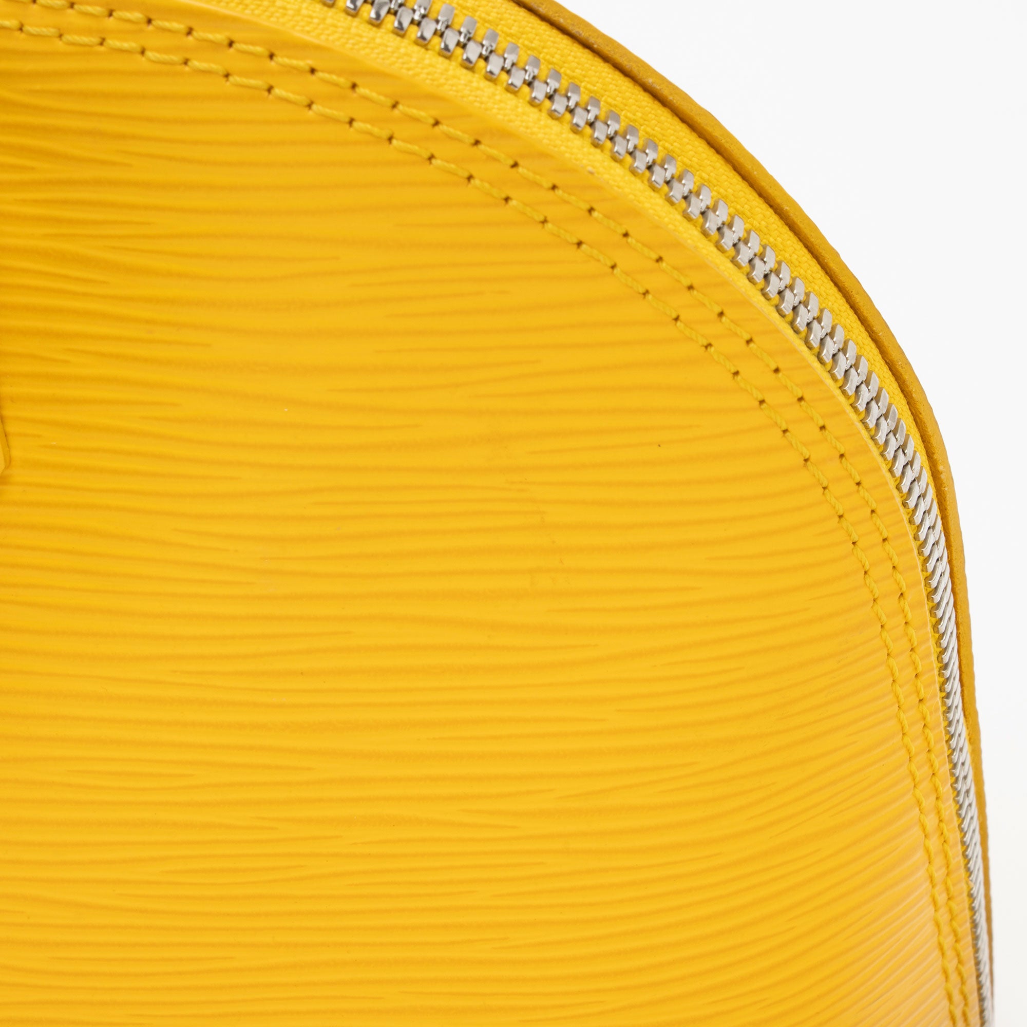 Louis Vuitton Epi Leather Alma PM Satchel (SHF-CpAJ5C)
