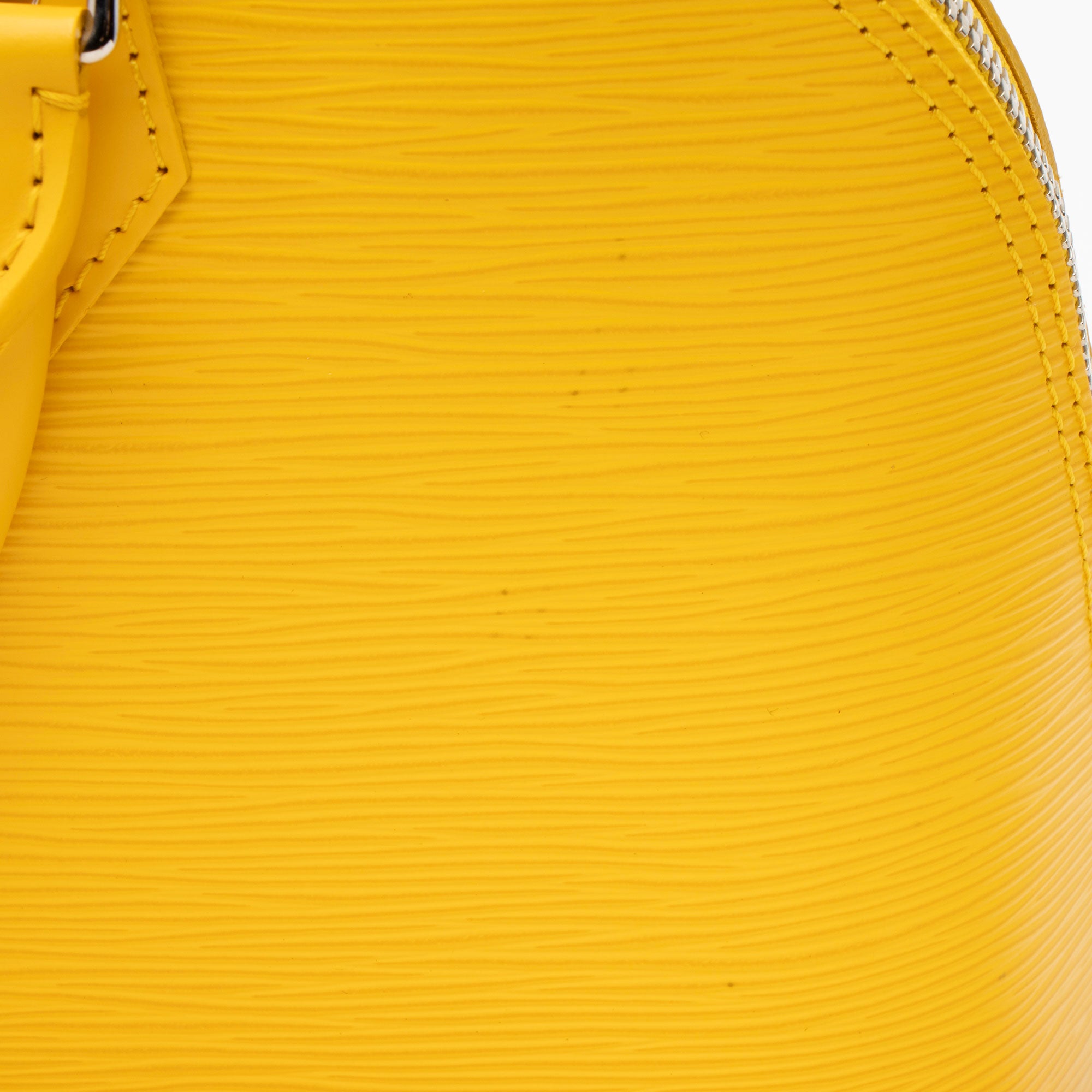 Louis Vuitton Epi Leather Alma PM Satchel (SHF-UNHnOL)