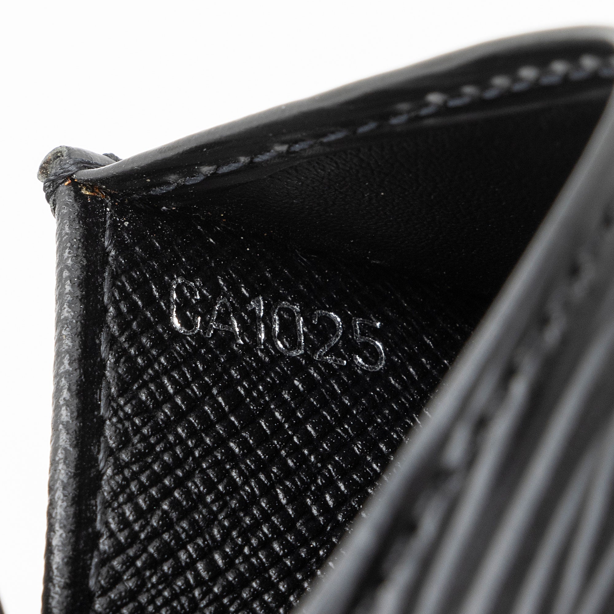 Louis Vuitton Epi Leather Card Case (SHF-vekghz)