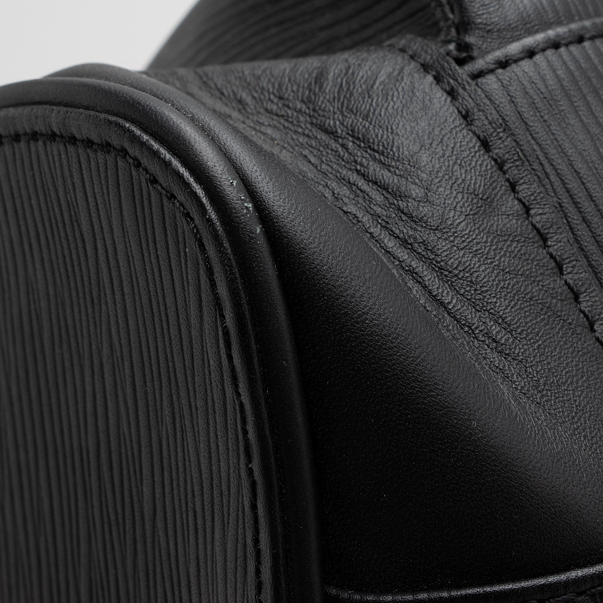 Louis Vuitton Epi Leather Christopher PM Backpack (SHF-22670)