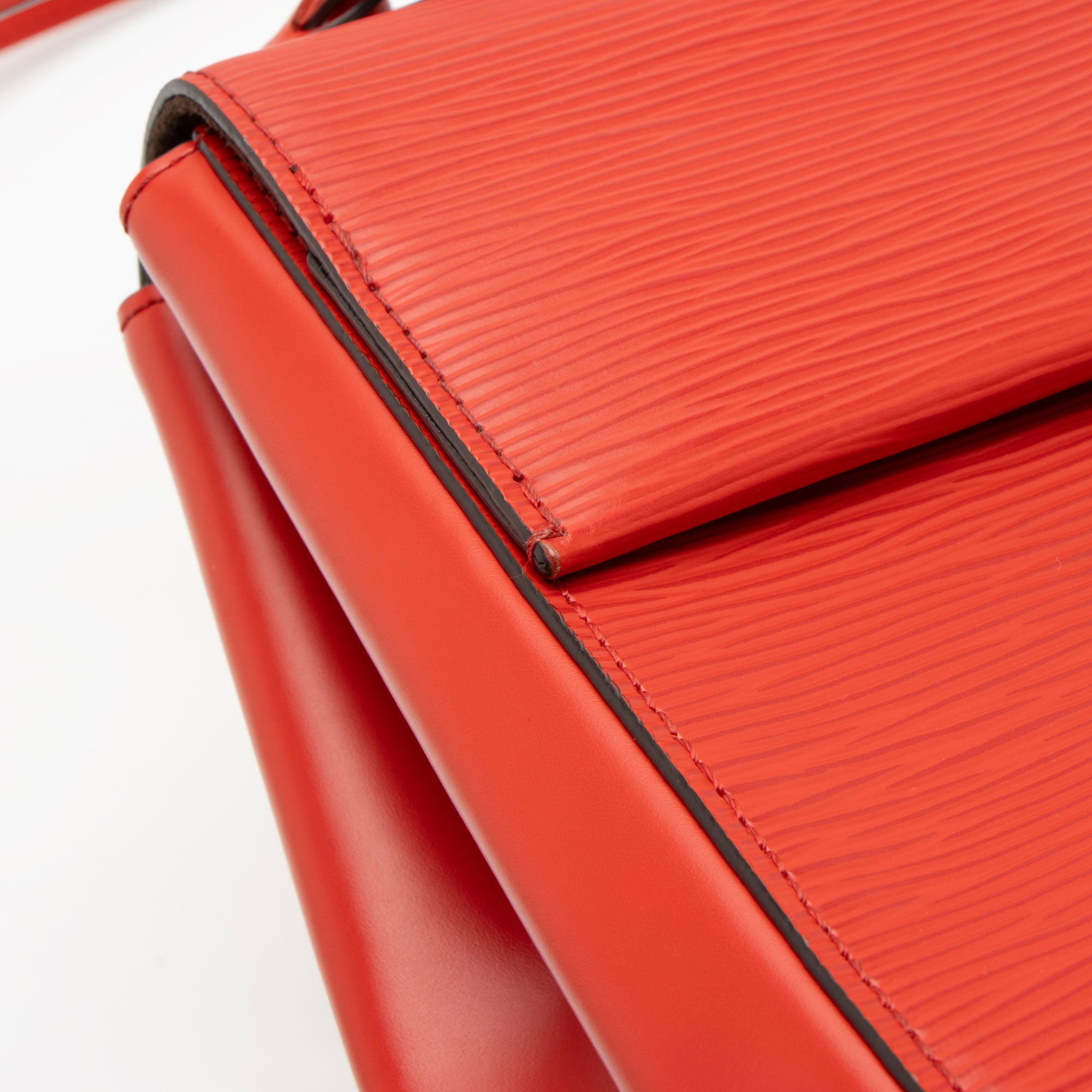 Louis Vuitton Epi Leather Cluny BB Satchel (SHF-wWUMDV)