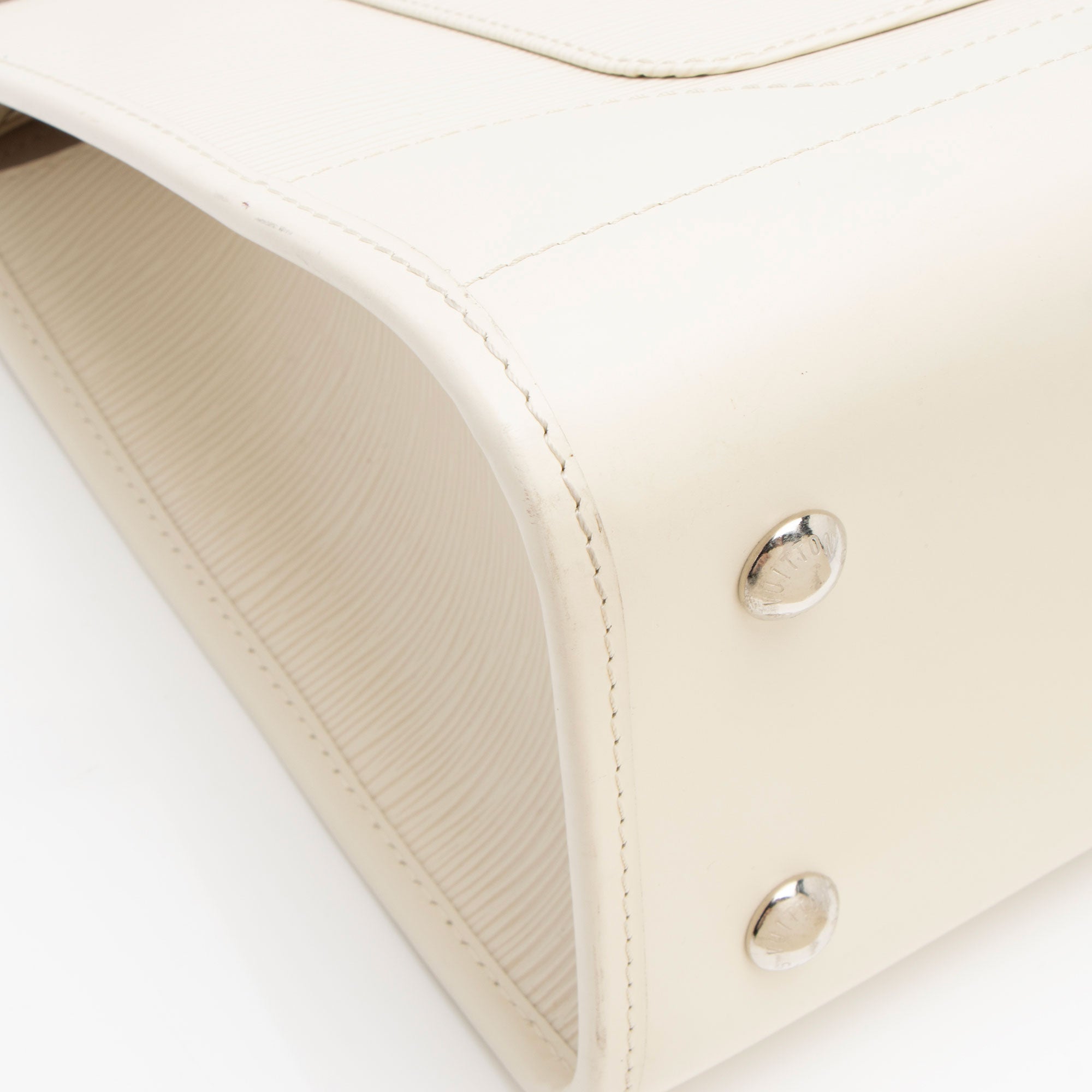 Louis Vuitton Epi Leather Madeleine GM Tote (SHF-4a0SKb)