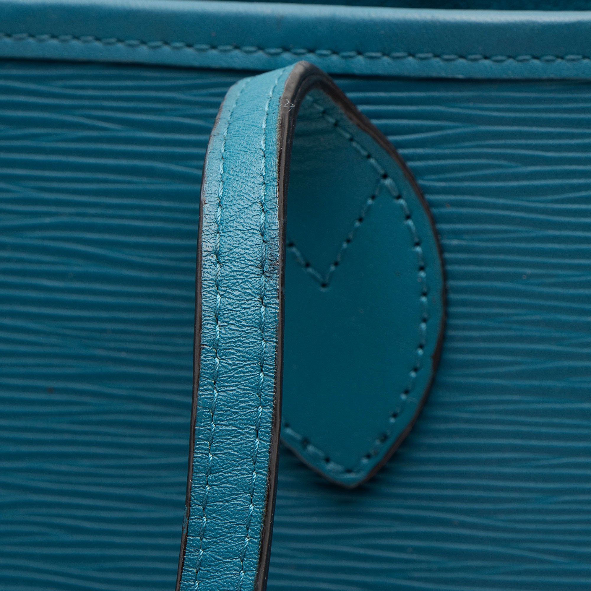 Louis Vuitton Epi Leather Neverfull MM Tote (SHF-bCpKwW)