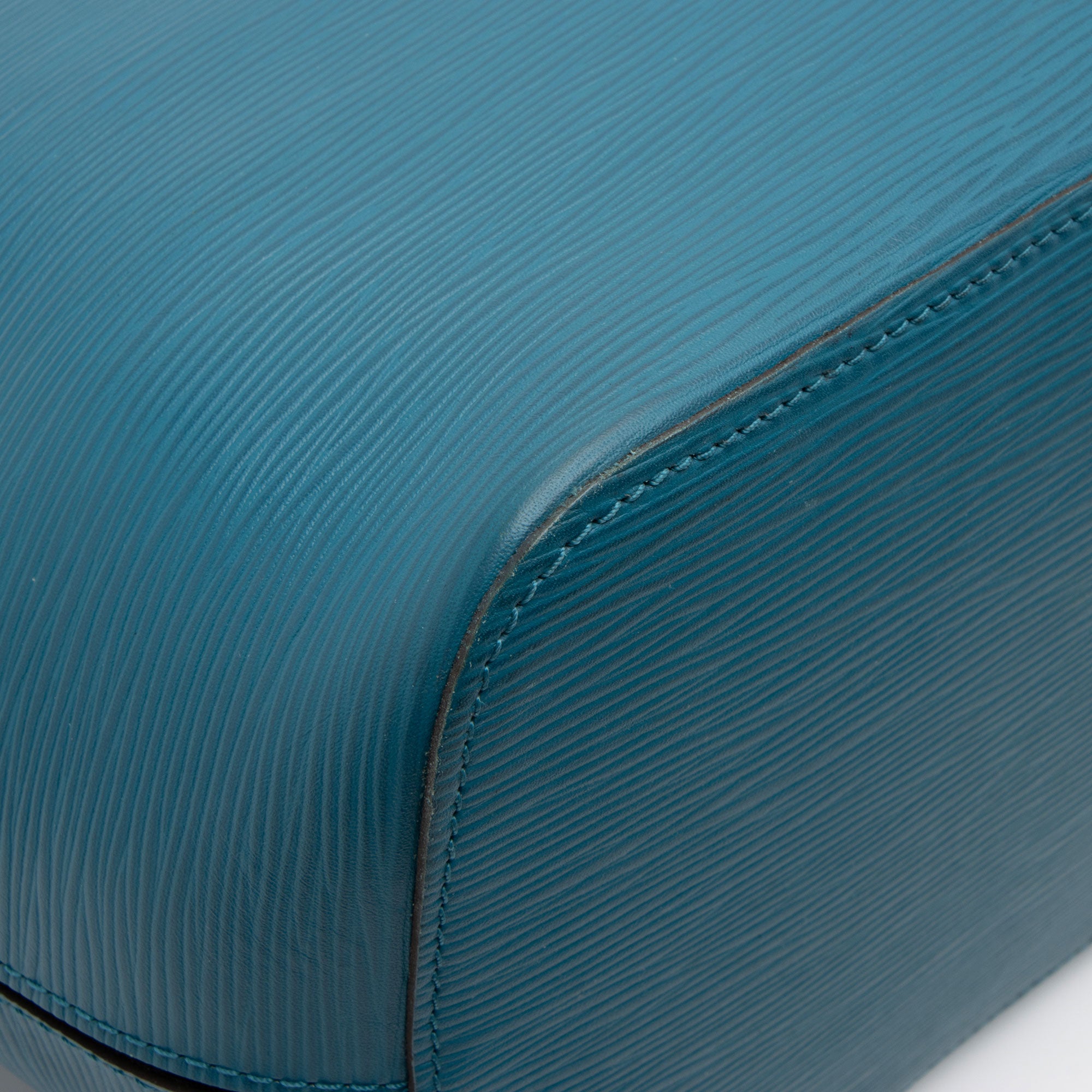 Louis Vuitton Epi Leather Neverfull MM Tote (SHF-bCpKwW)