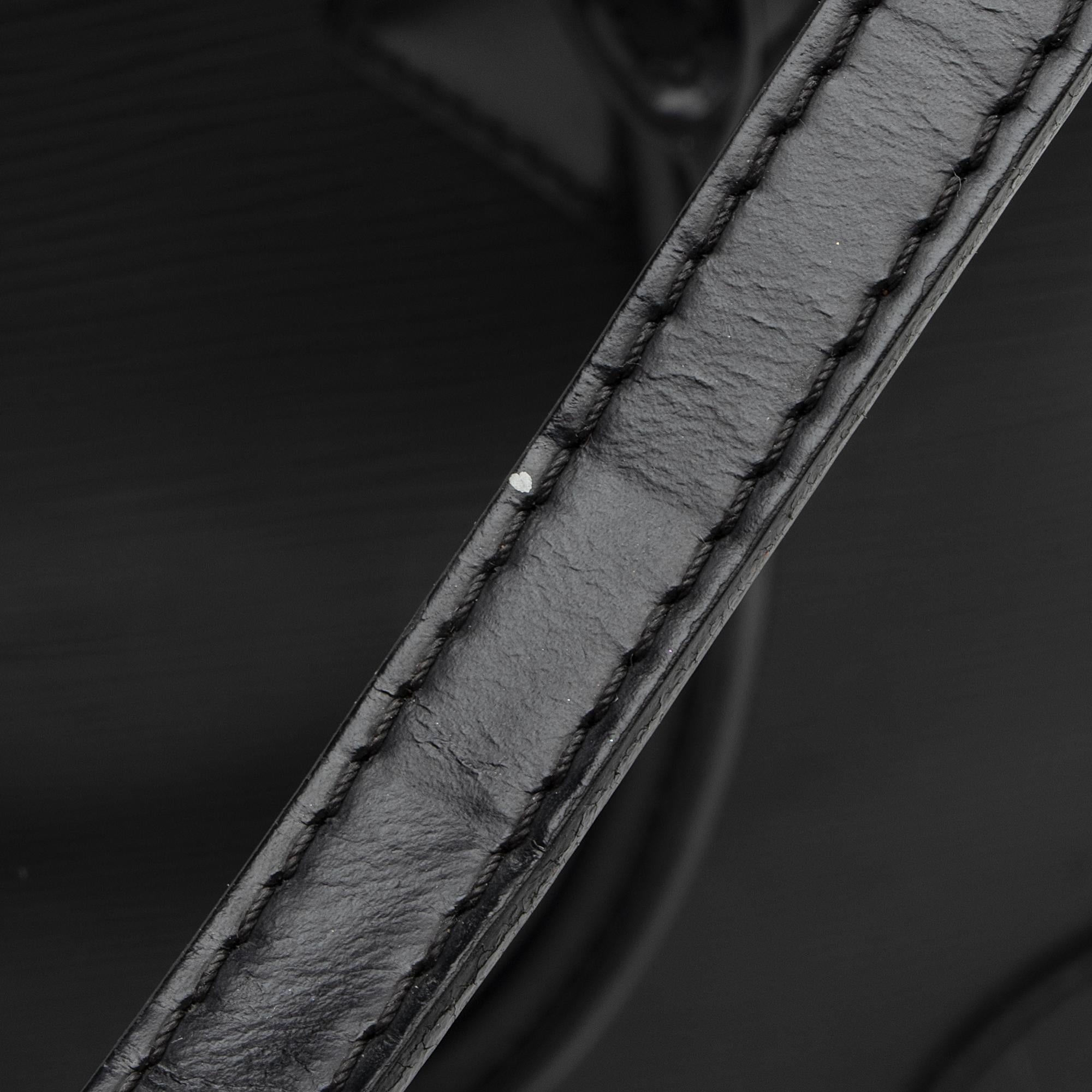 Louis Vuitton Epi Leather Phenix MM Satchel (SHF-dTC81d)