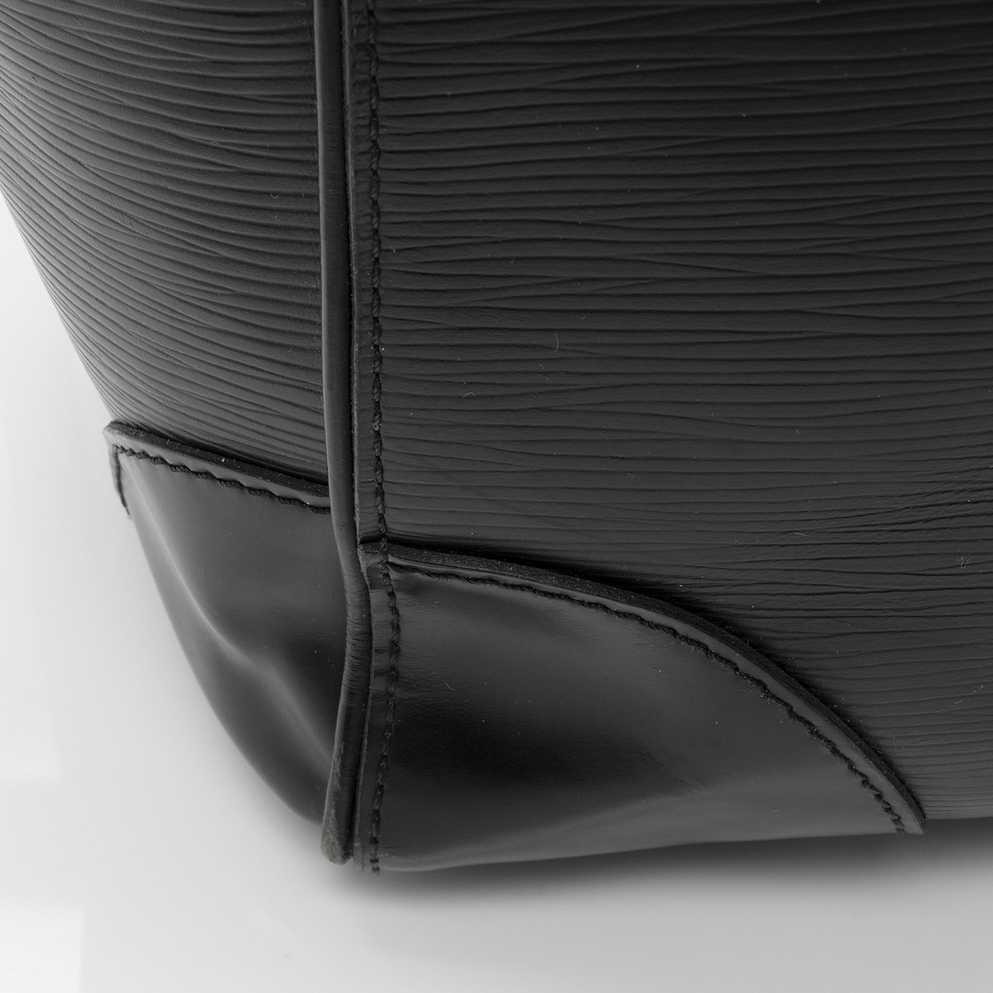 Louis Vuitton Epi Leather Phenix MM Satchel (SHF-dTC81d)