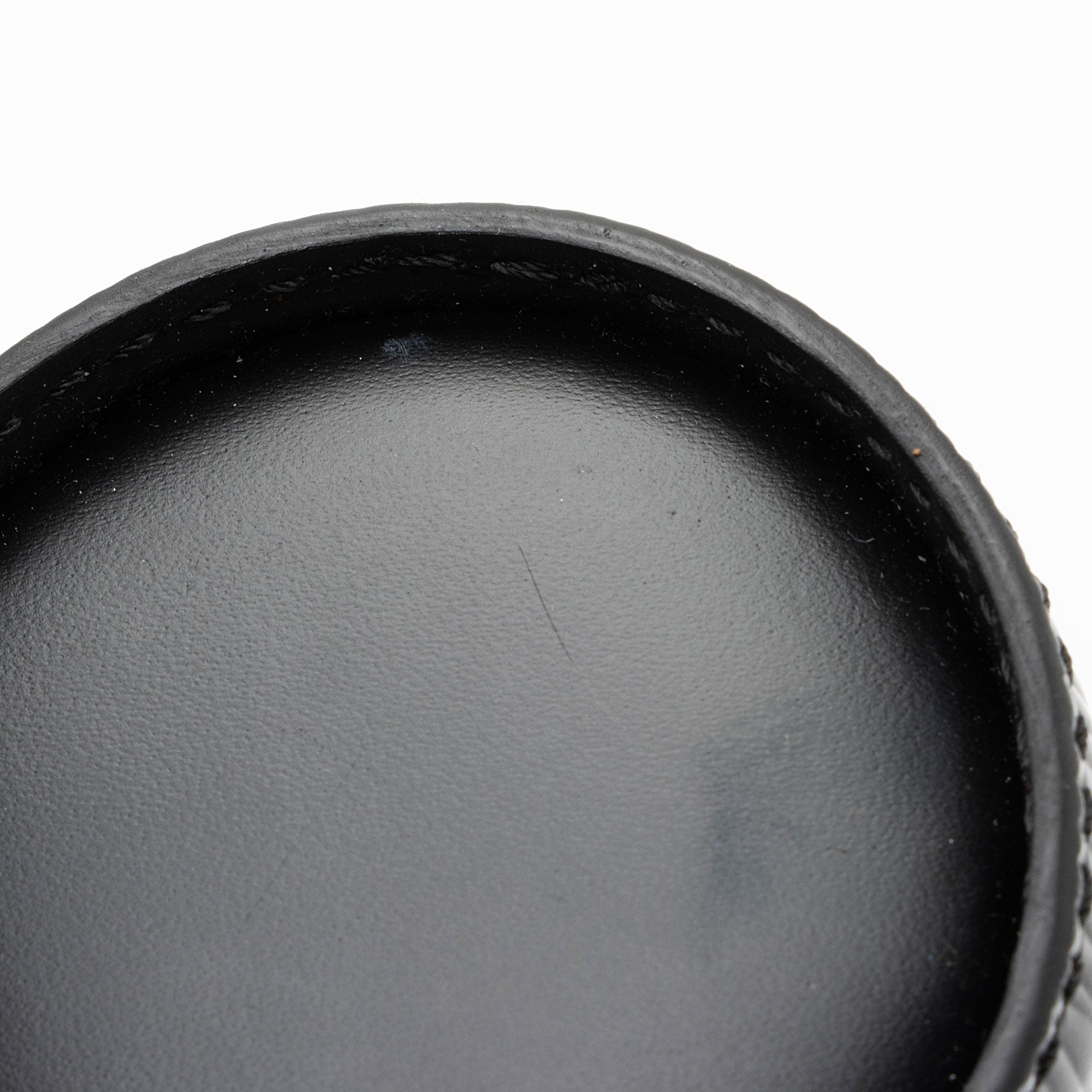 Louis Vuitton Epi Leather Round Pochette (SHF-9AGMrJ)