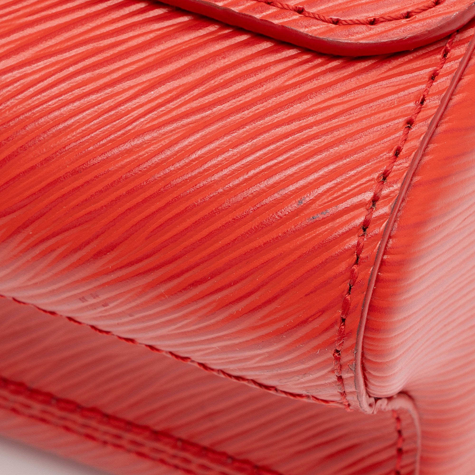 Louis Vuitton Epi Leather Twist MM Shoulder Bag