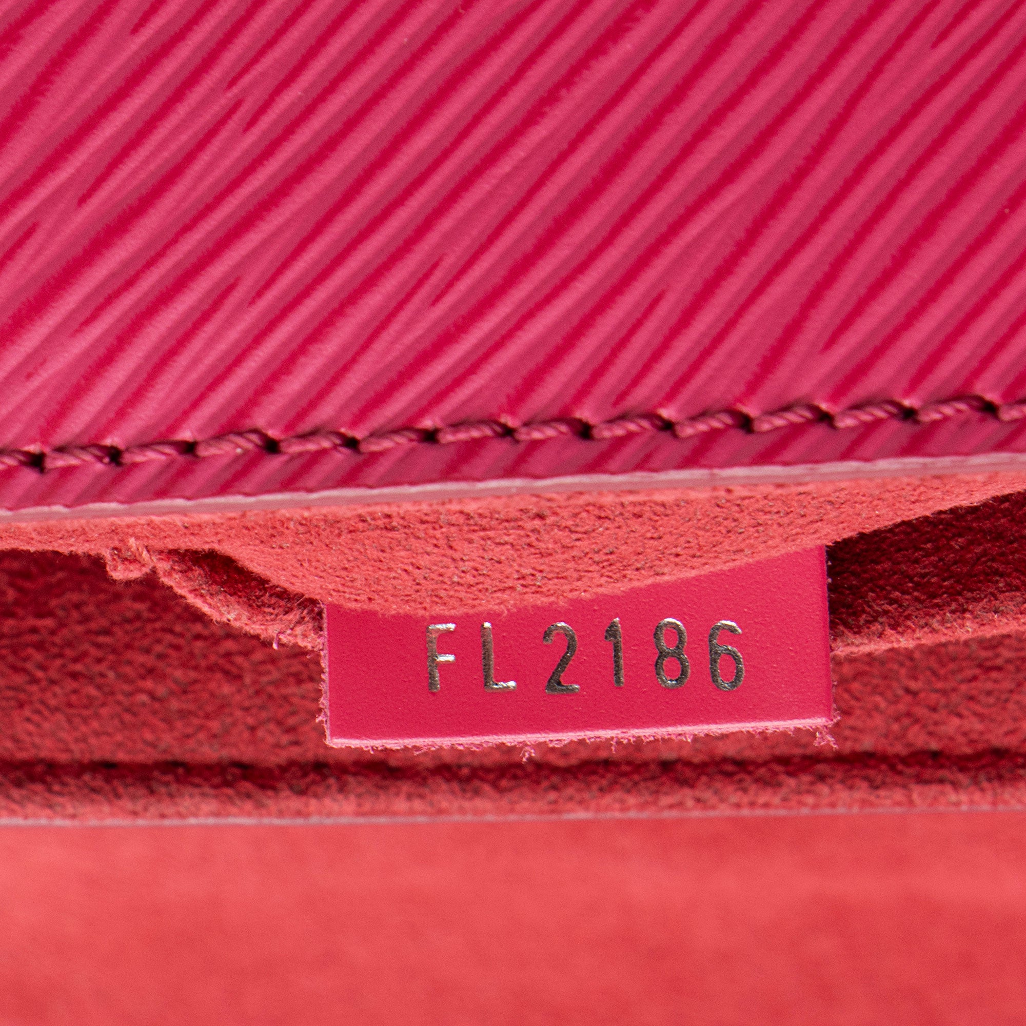 Louis Vuitton Epi Leather Twist MM Shoulder Bag