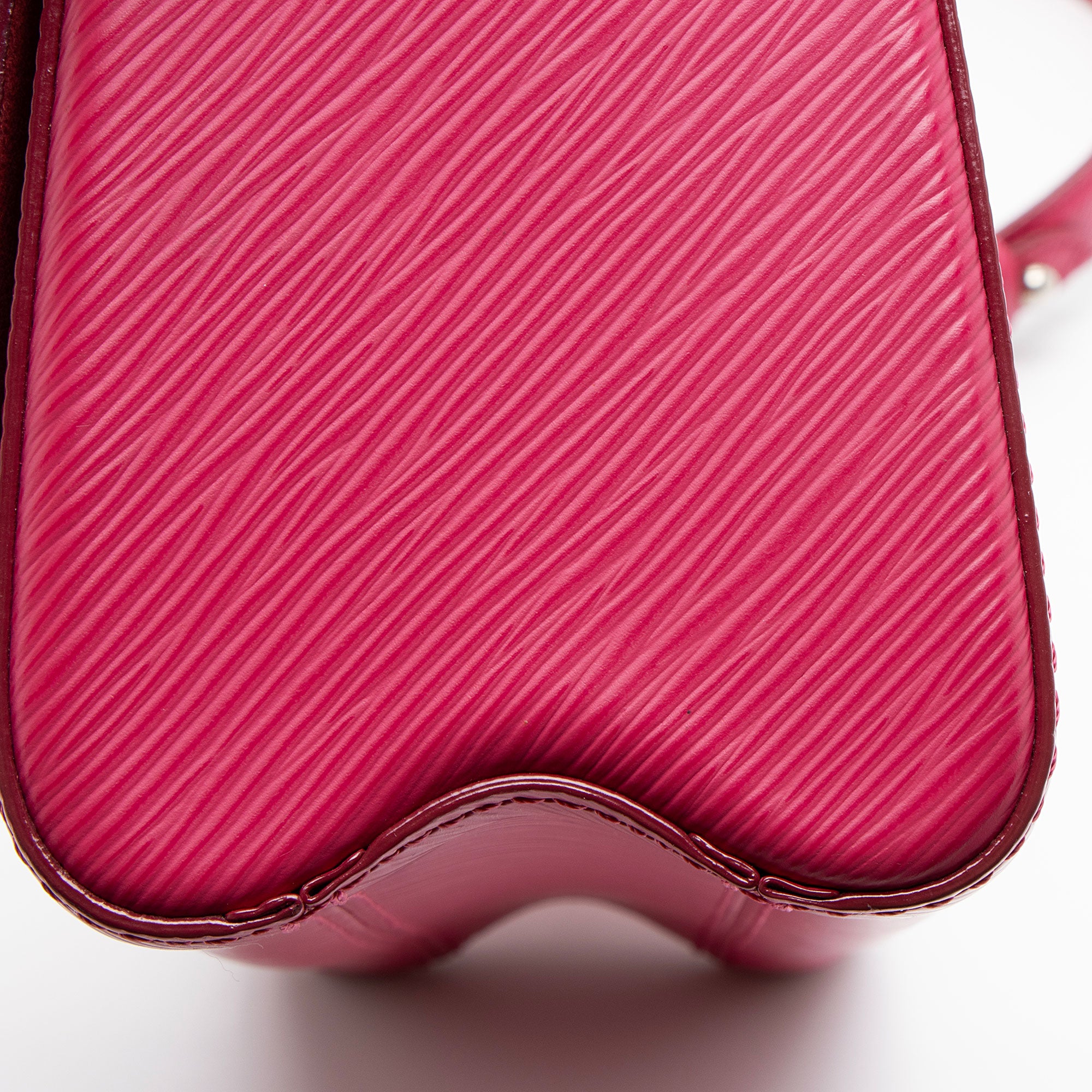 Louis Vuitton Epi Leather Twist MM Shoulder Bag