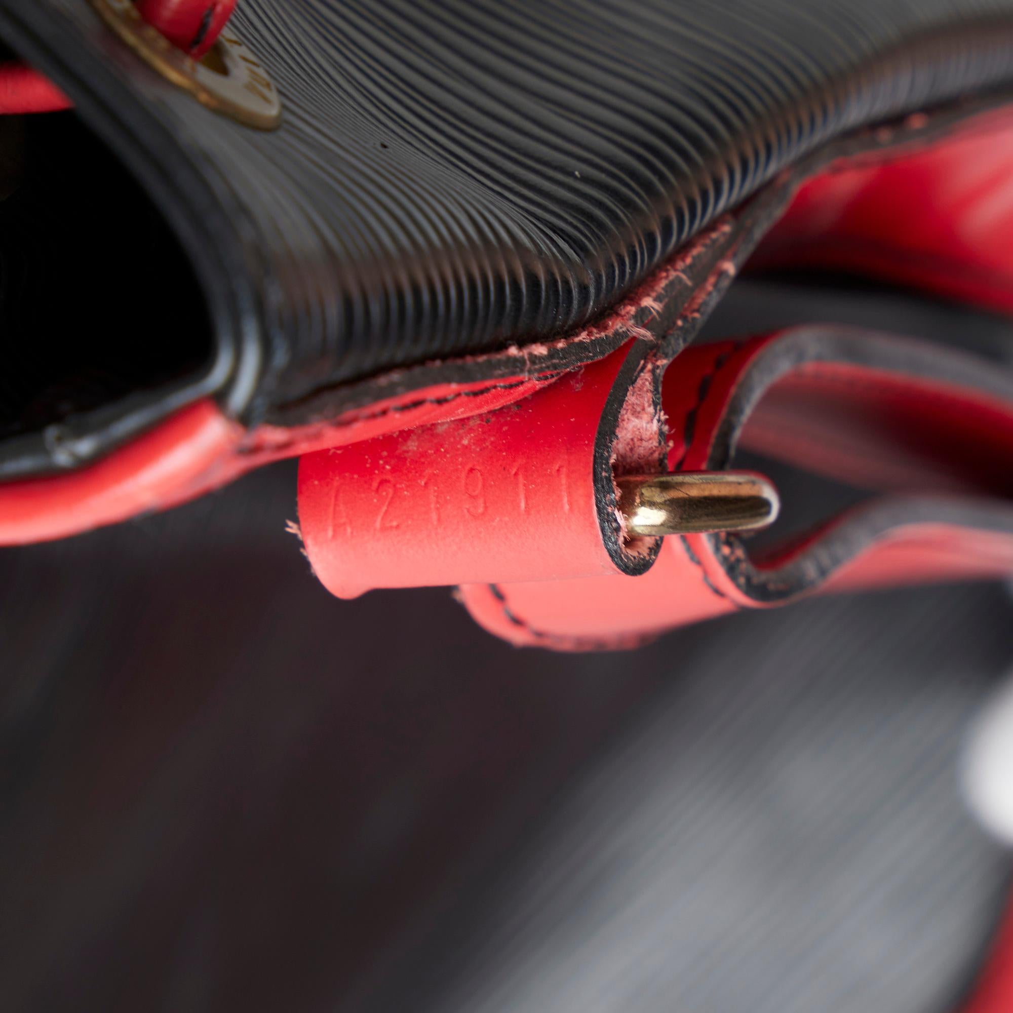 Louis Vuitton Epi Noe Bicolor (SHG-u28dgT)