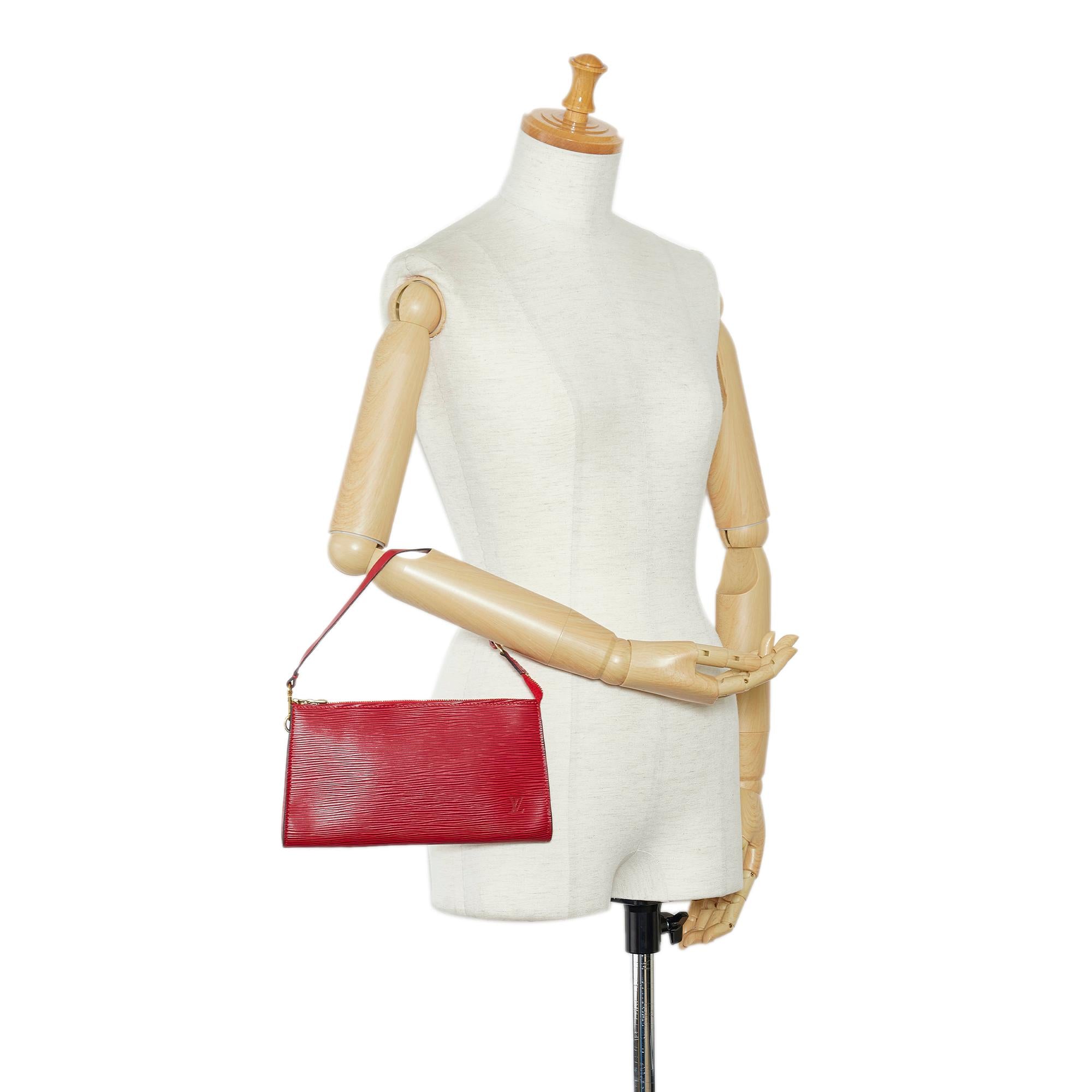 Louis Vuitton Epi Pochette Accessoires (SHG-js9t8Q)