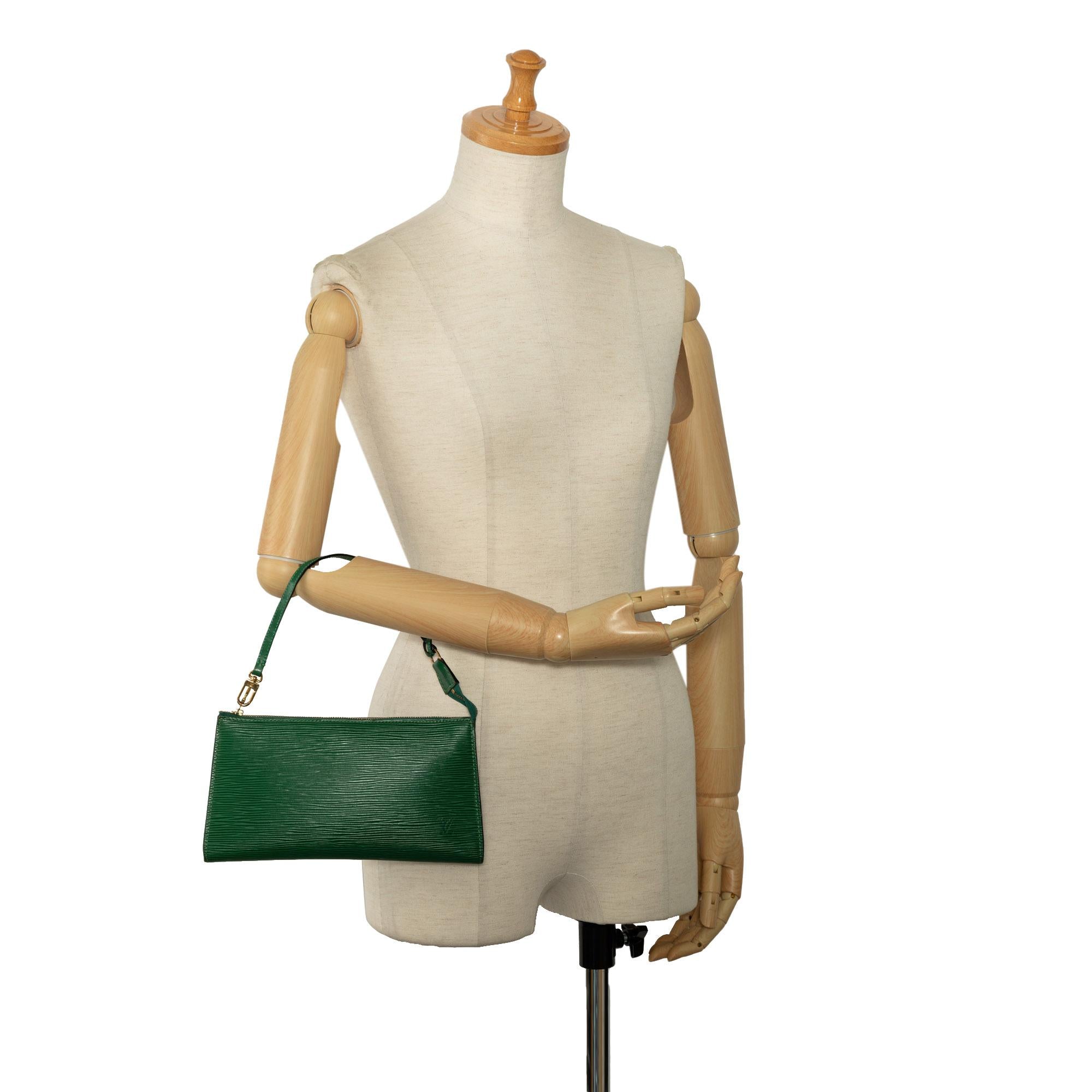 Louis Vuitton Epi Pochette Accessoires (SHG-ihcFMd)