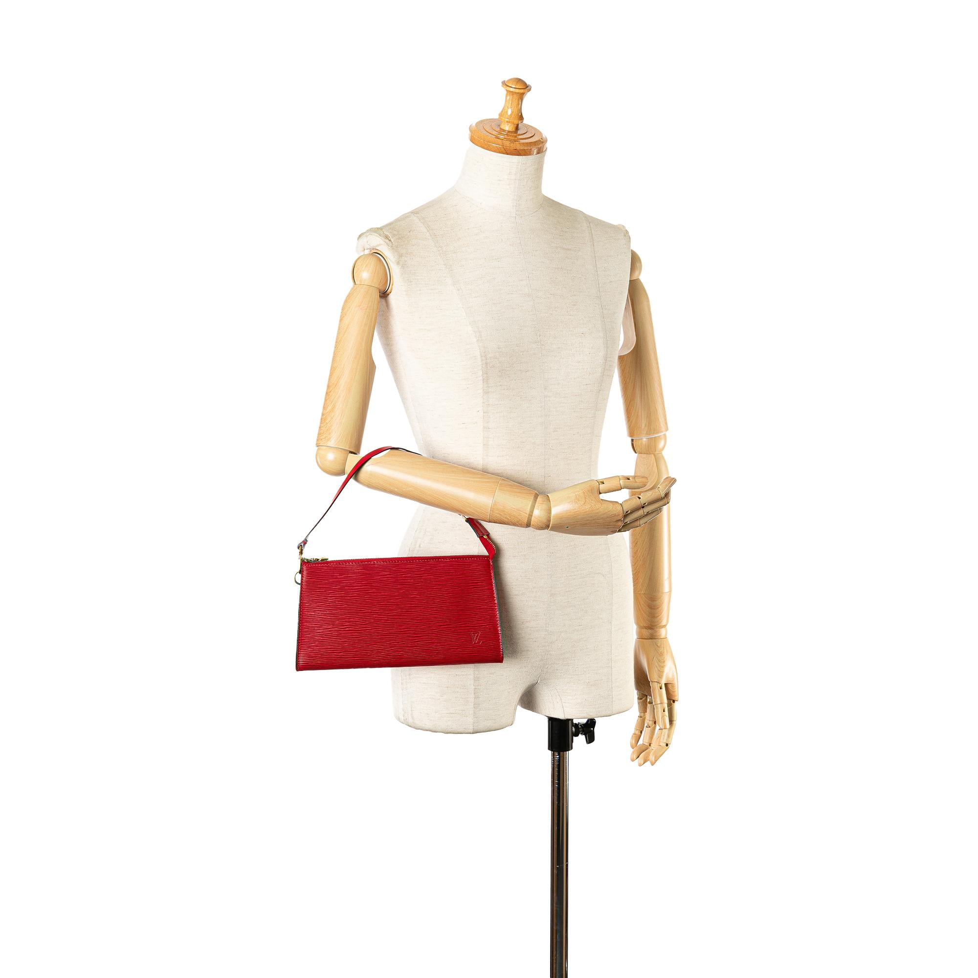Louis Vuitton Epi Pochette Accessoires (SHG-zX2M0r)
