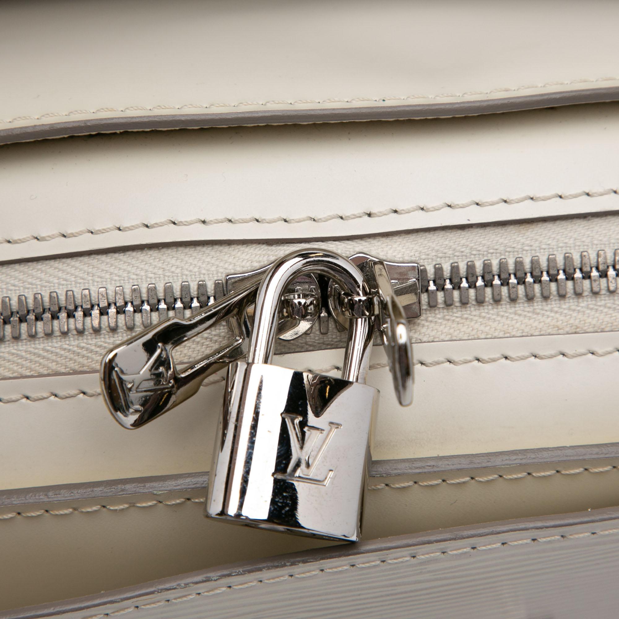 Louis Vuitton Epi Pont Neuf GM (SHG-WqPxdQ)