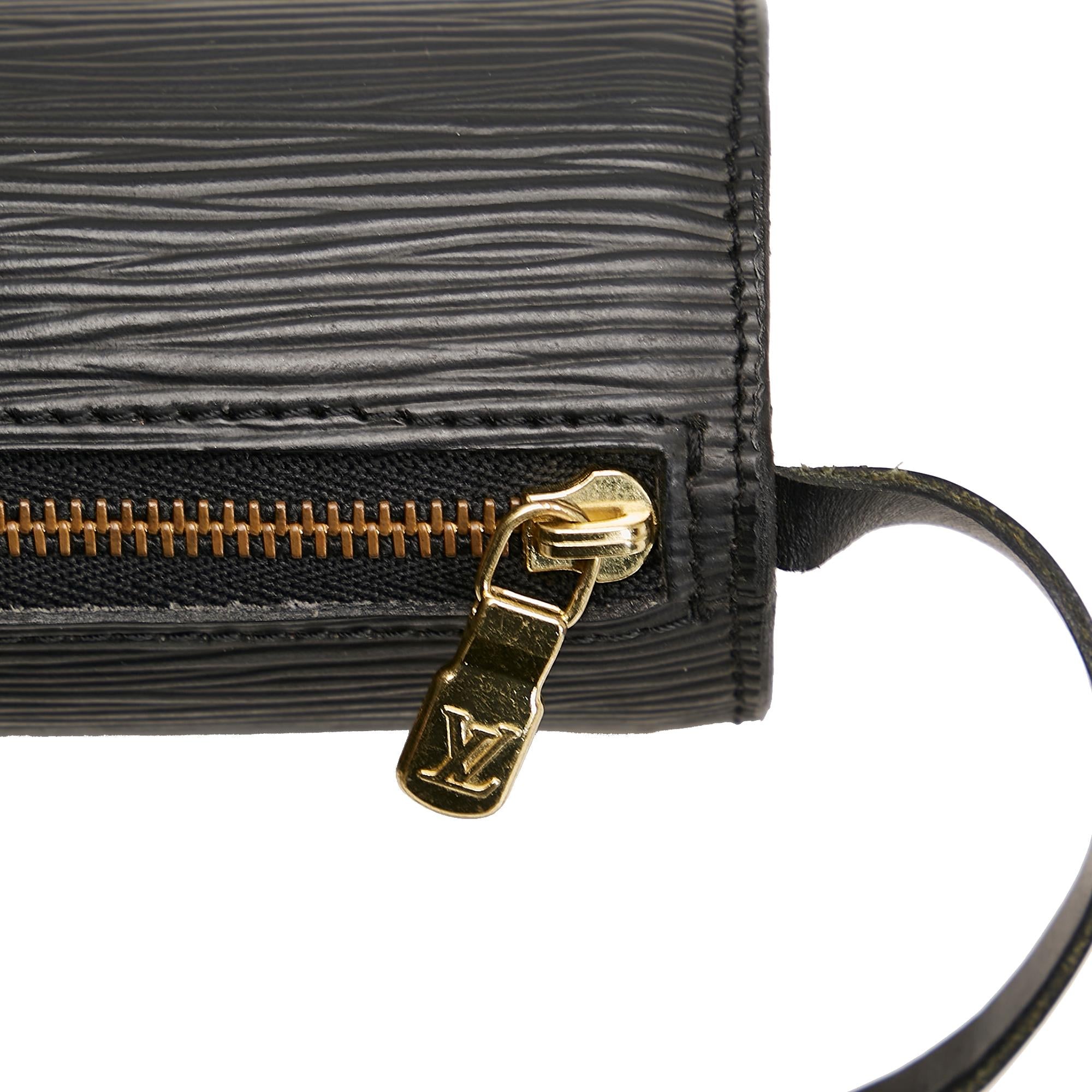 Louis Vuitton Epi Soufflot (SHG-2L5GIk)