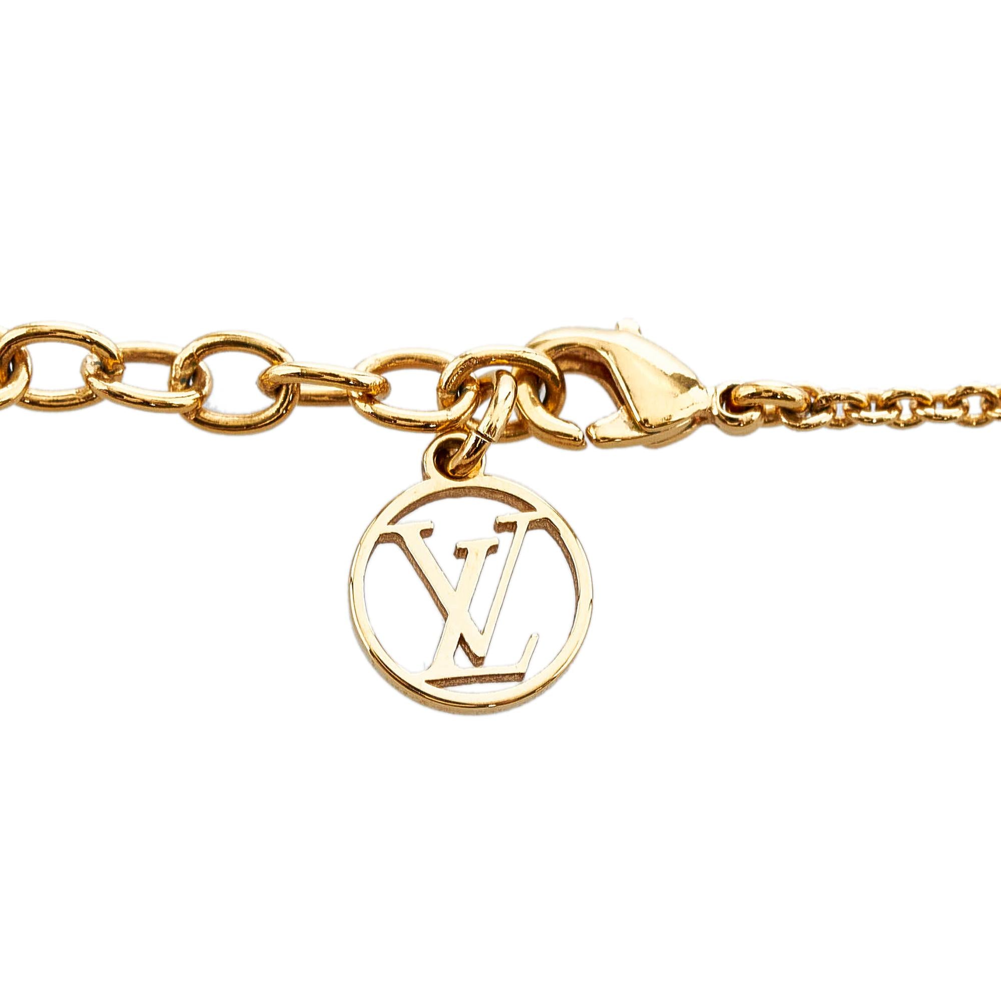 Louis Vuitton Essential V Necklace (SHG-5PiHjF)