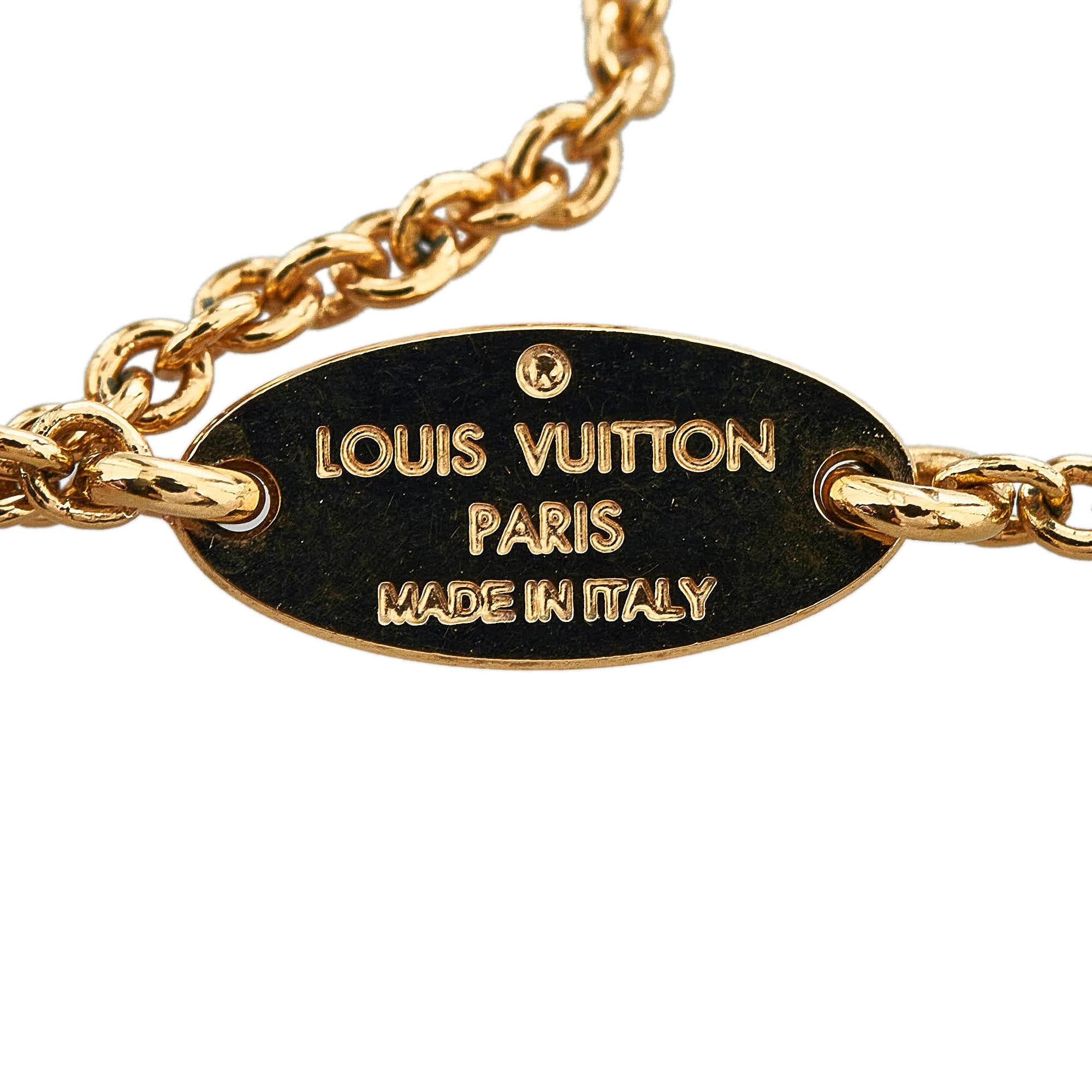 Louis Vuitton Essential V Necklace (SHG-5PiHjF)