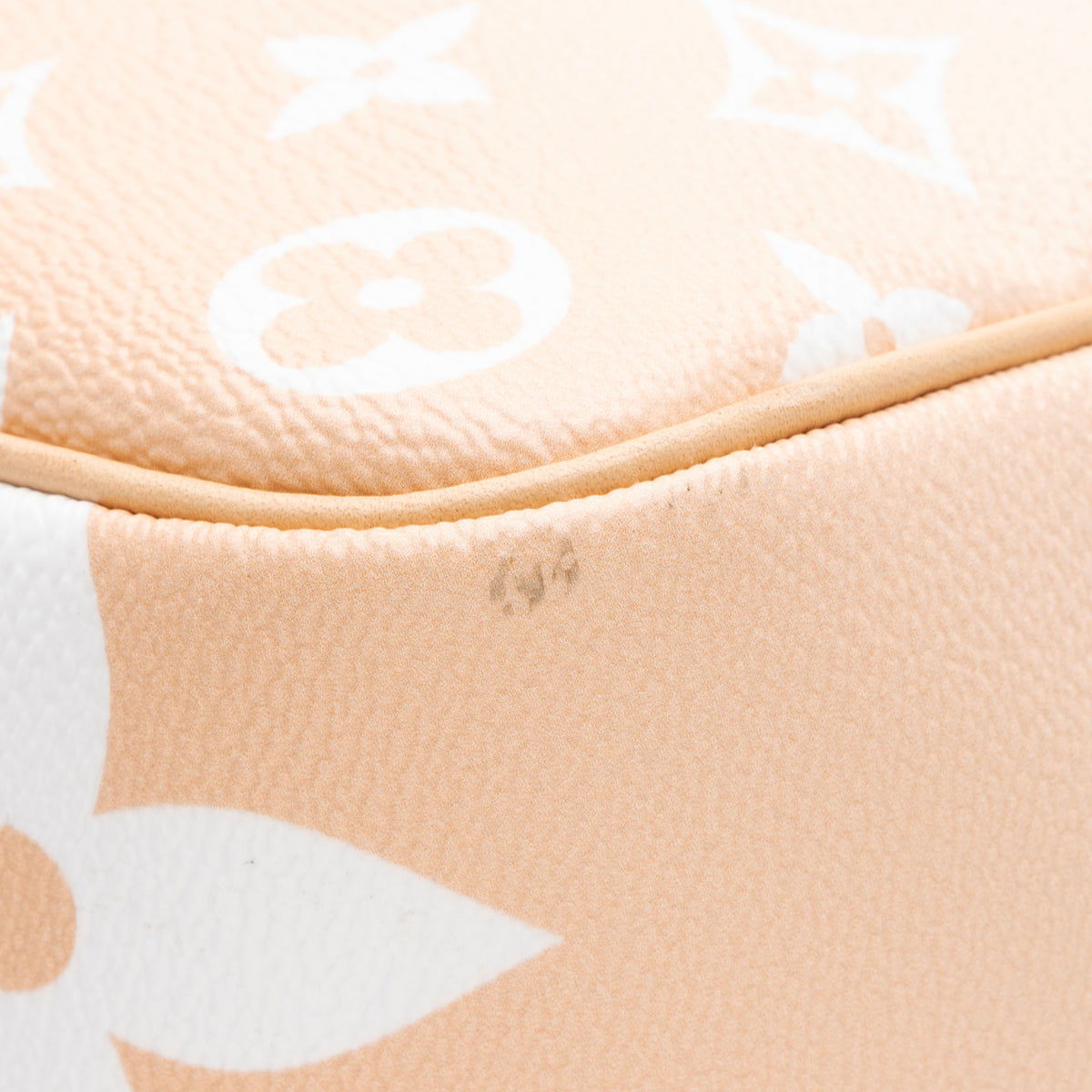 Louis Vuitton Giant Monogram Canvas By The Pool Keepall Bandouliere 45 Duffle