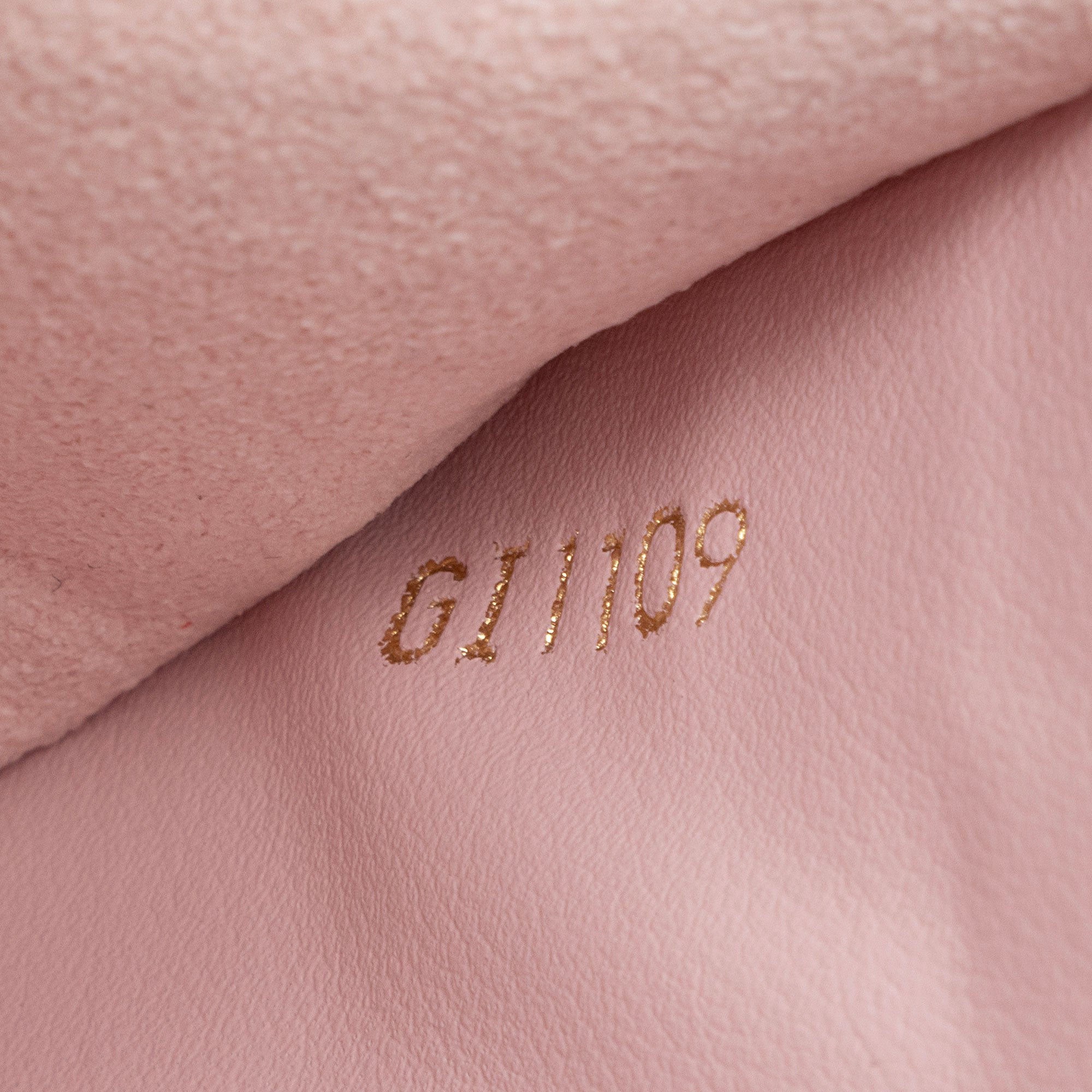 Louis Vuitton Giant Monogram Canvas Double Zip Pochette (SHF-quhlOa)