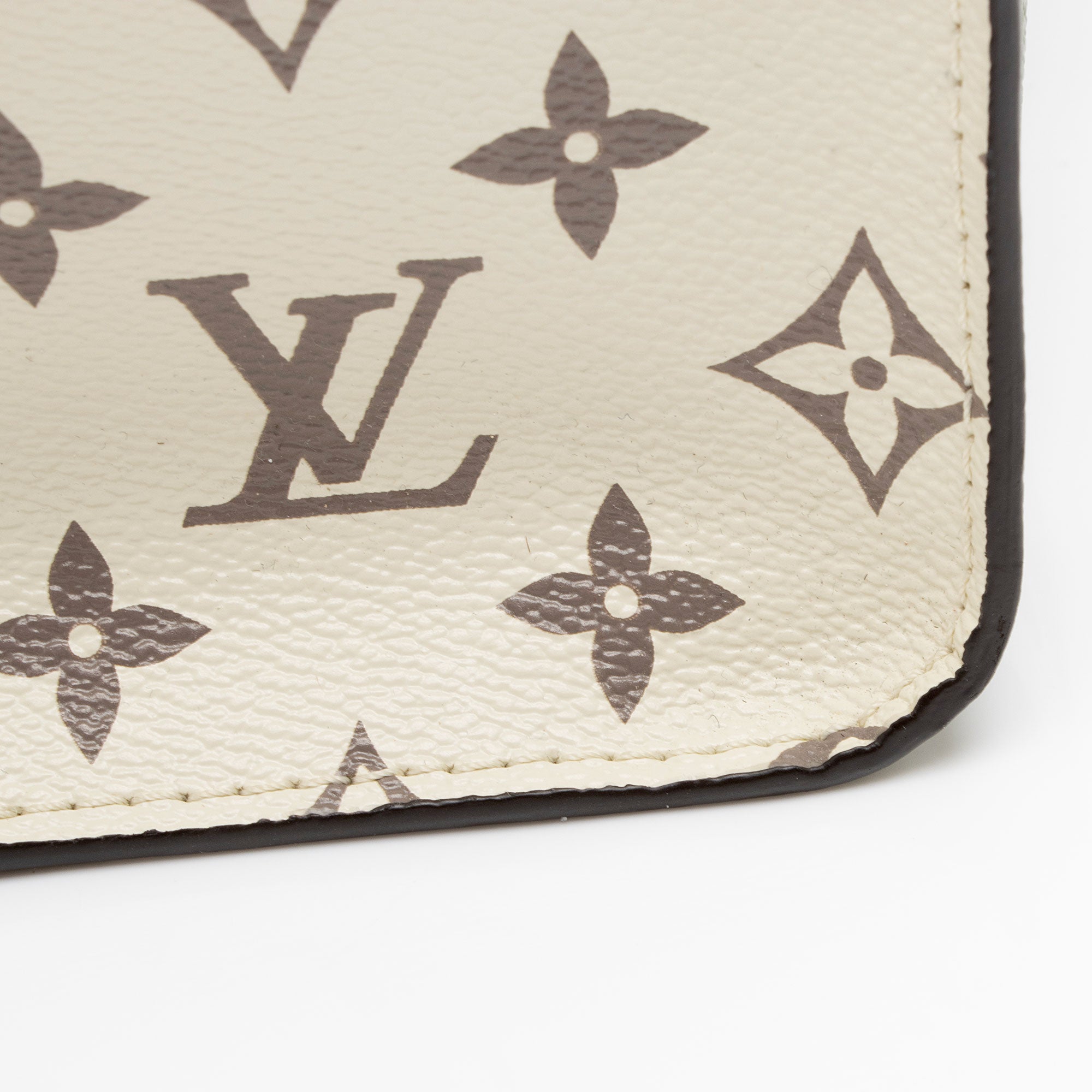 Louis Vuitton Giant Monogram Canvas Onthego GM Tote (SHF-2OCOFy)